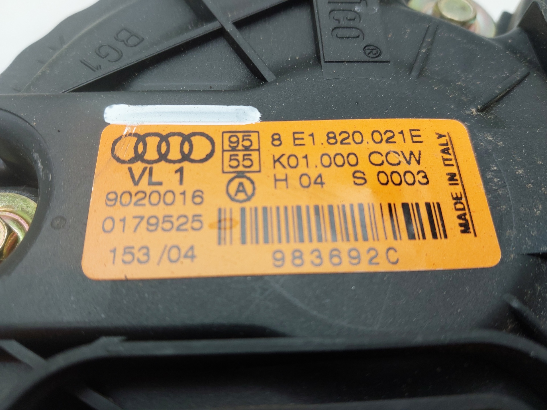 AUDI A4 B7/8E (2004-2008) Lämmittimen tuuletin 8E1820021E 23717498