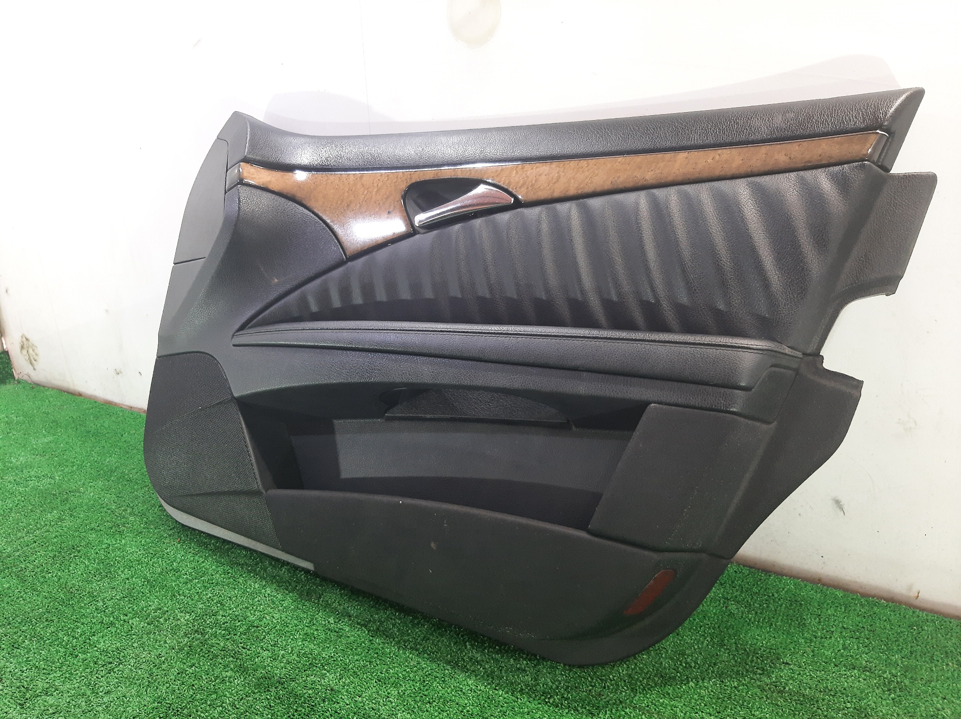 MERCEDES-BENZ E-Class W211/S211 (2002-2009) Front høyre dørpanel A2117204667 22431538