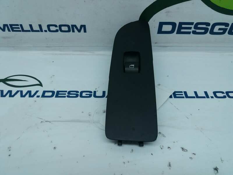 BMW 1 Series E81/E82/E87/E88 (2004-2013) Front Right Door Window Switch 61319162997 20192279