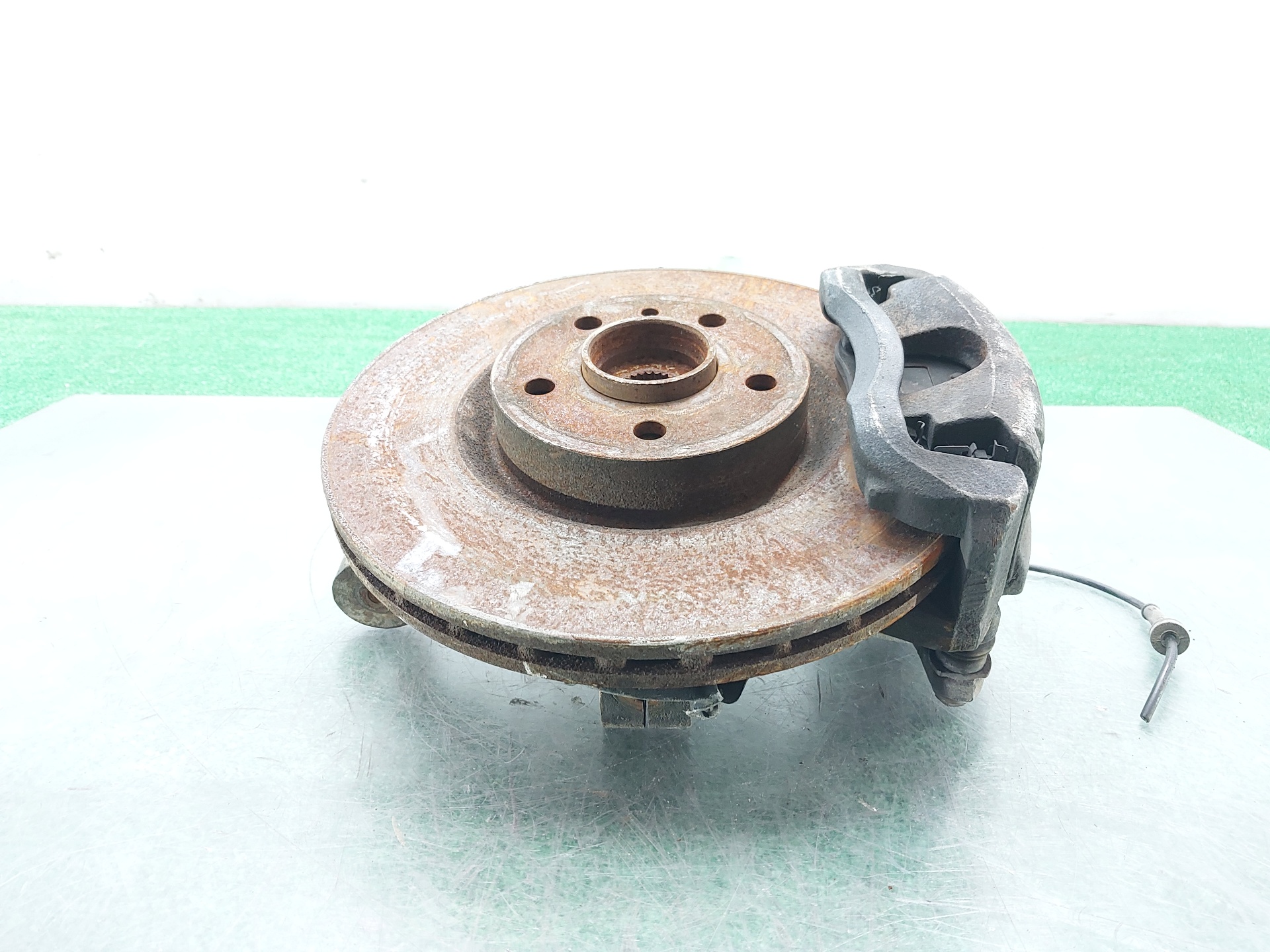 FIAT Front Right Wheel Hub 52043098 20148960