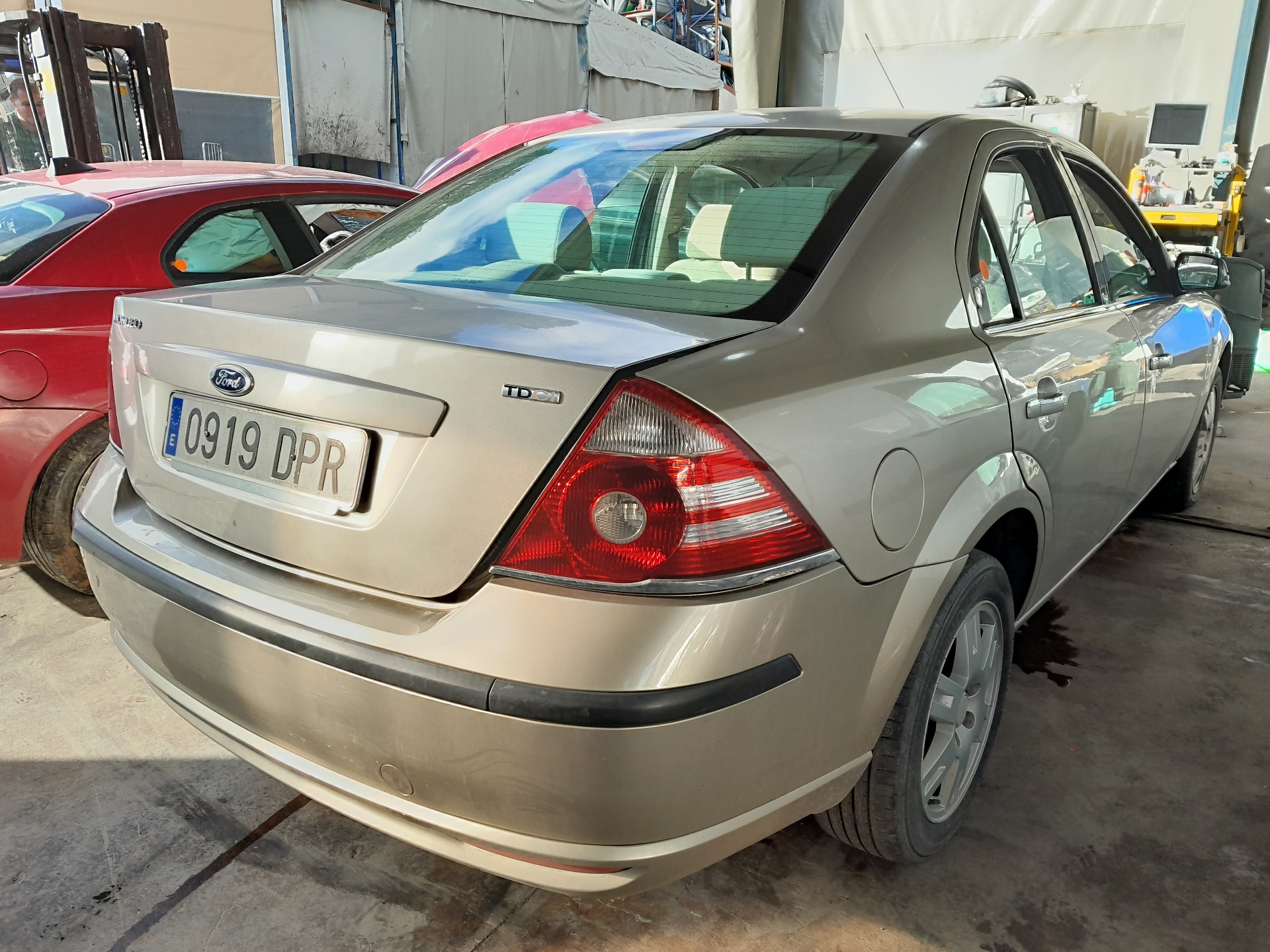 FORD Mondeo 3 generation (2000-2007) Priekinių kairių durų išorinė rankenėlė 4S71X219A65EE 22472666