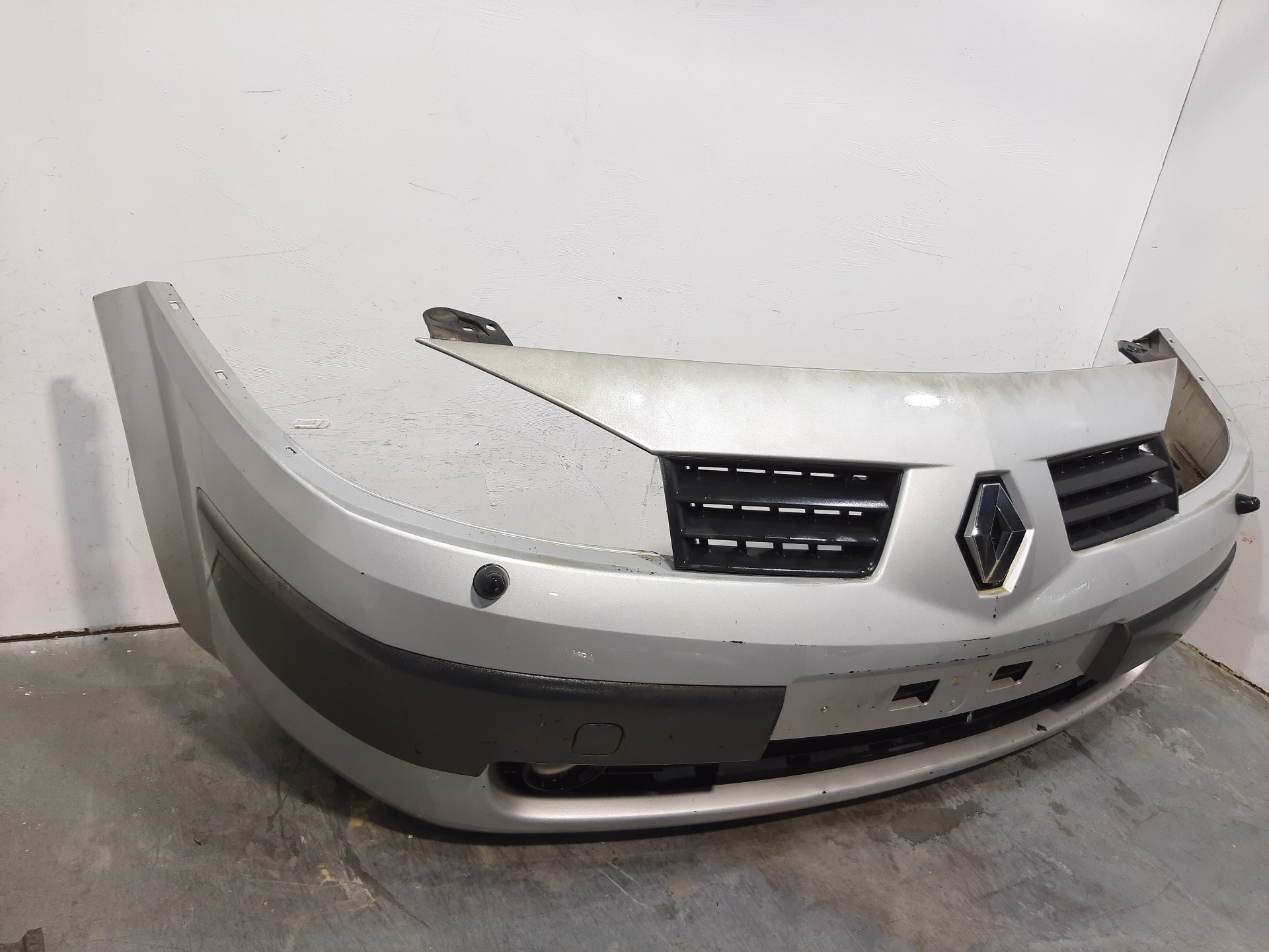 VAUXHALL Megane 2 generation (2002-2012) Бампер передний 620226236R 21352585