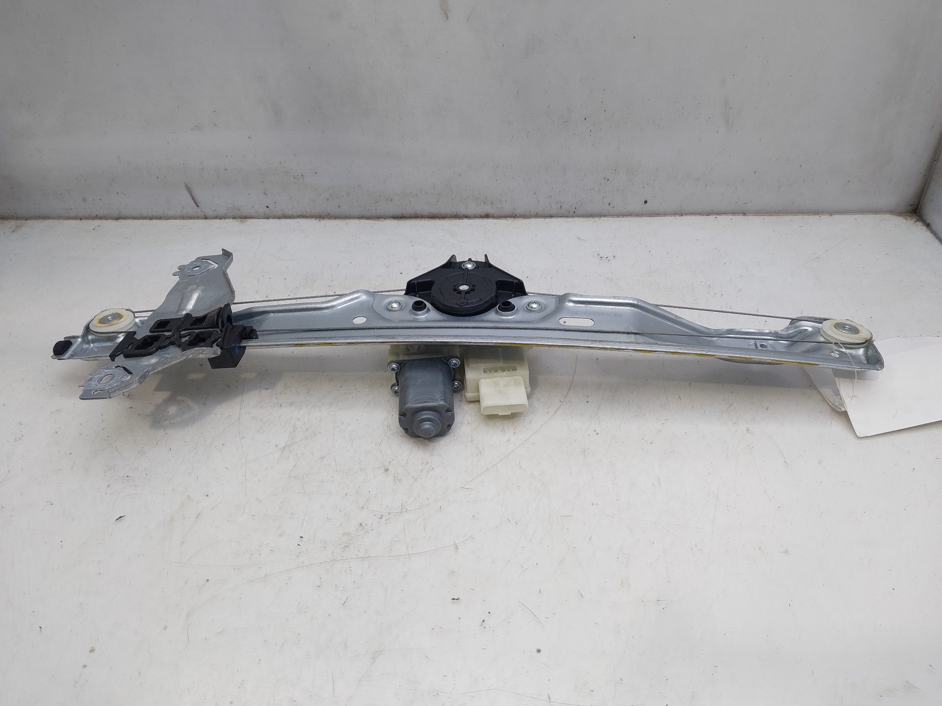 NISSAN Qashqai 2 generation (2013-2023) Front Right Door Window Regulator 80700HV00C 24149663