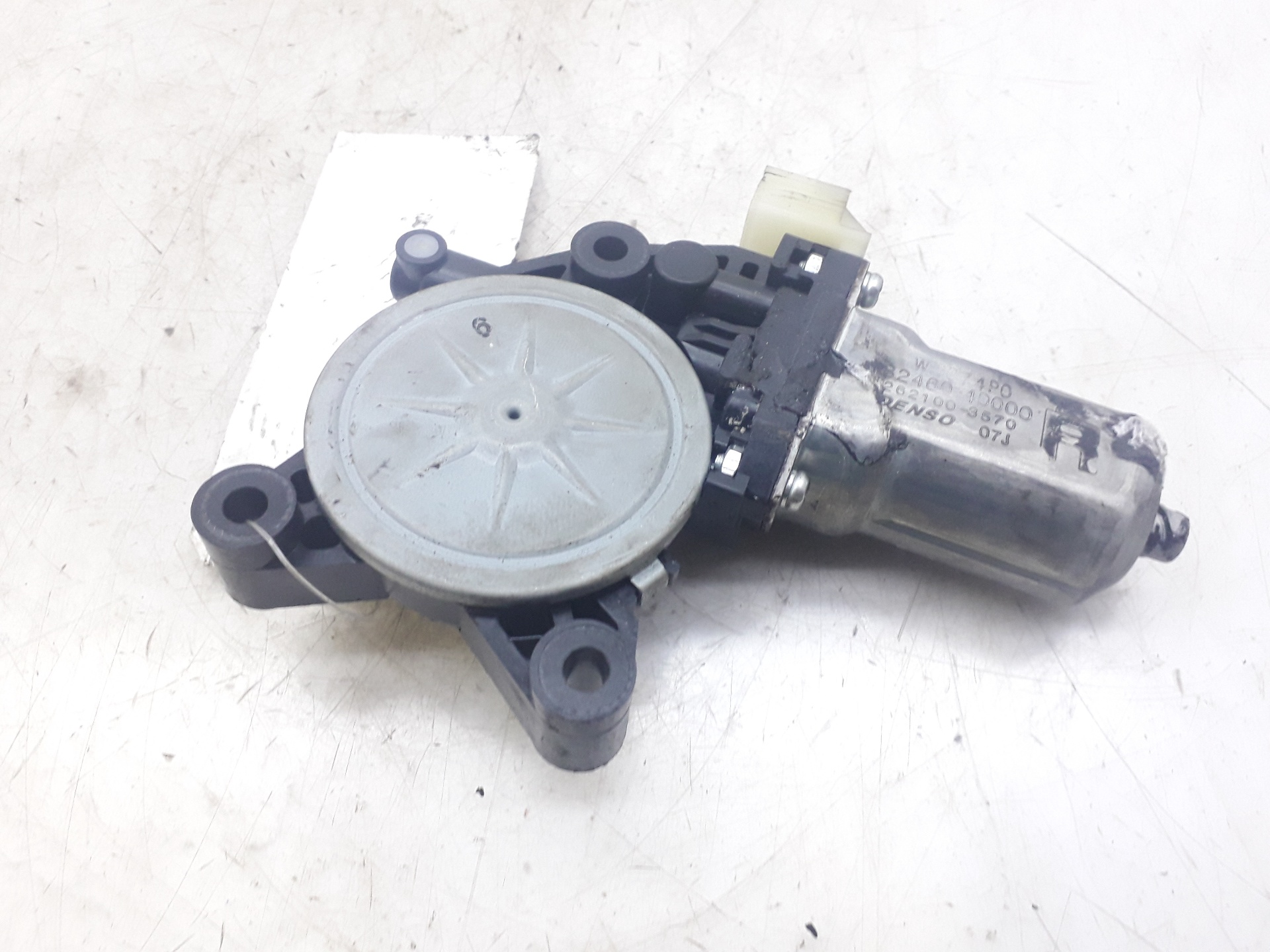 KIA Carnival 2 generation (2006-2010) Moteur de commande de vitre de porte avant droite 2621003570 20792396