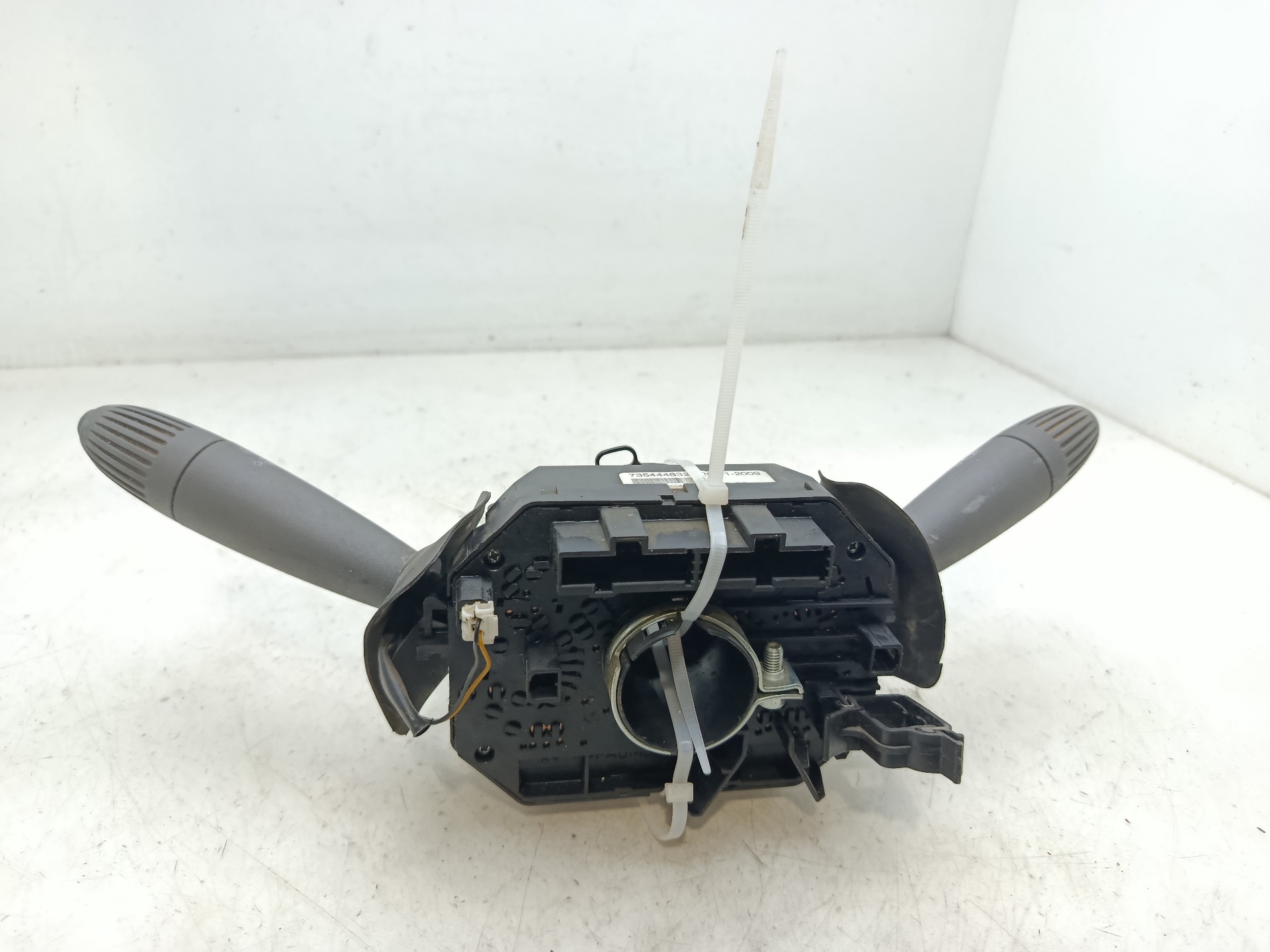Commande volant 188A4000 735444632 de Fiat Panda / panda classic (169_) 2010-2013 con 180141 km - pieza usada