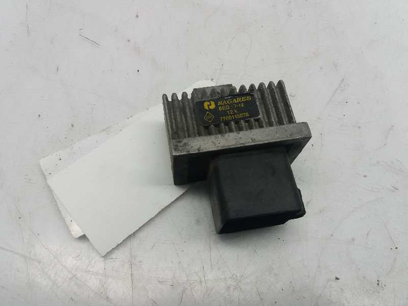 RENAULT Megane 2 generation (2002-2012) Relays 7700852662 20184221