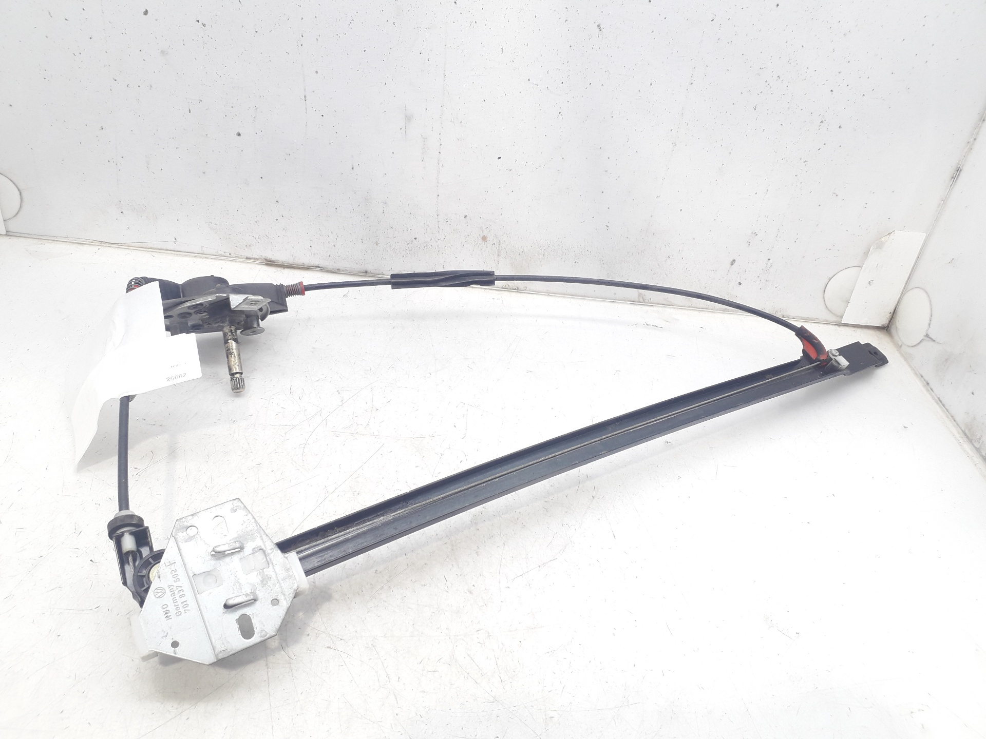 VOLKSWAGEN Transporter T4 (1990-2003) Front Right Door Window Regulator 701837502F 18754413