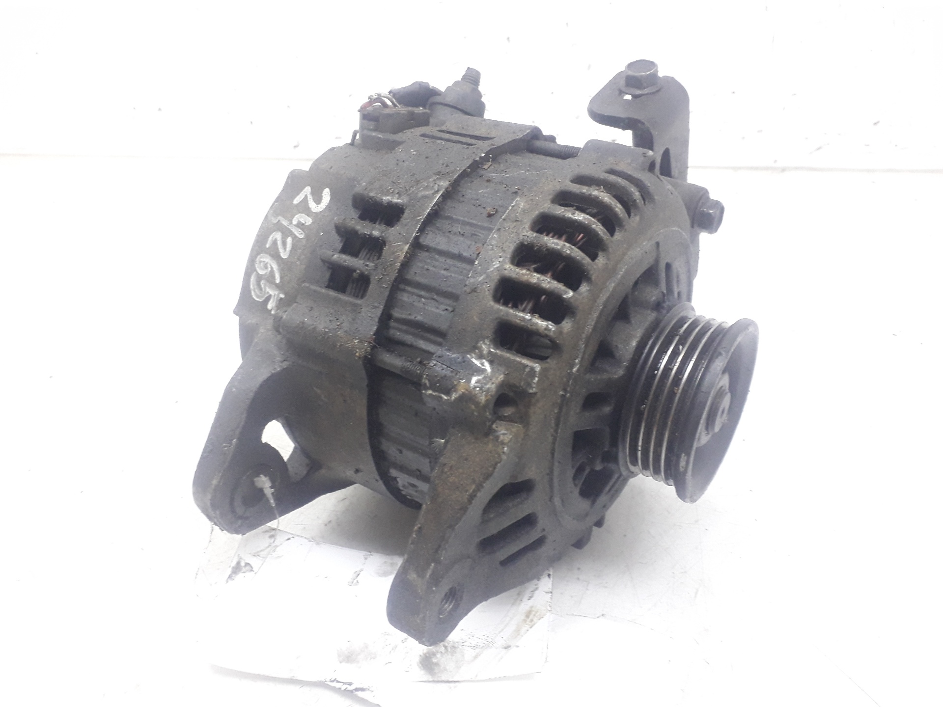 KIA Carens 2 generation (2002-2006) Alternator 0K9B018300 18699259