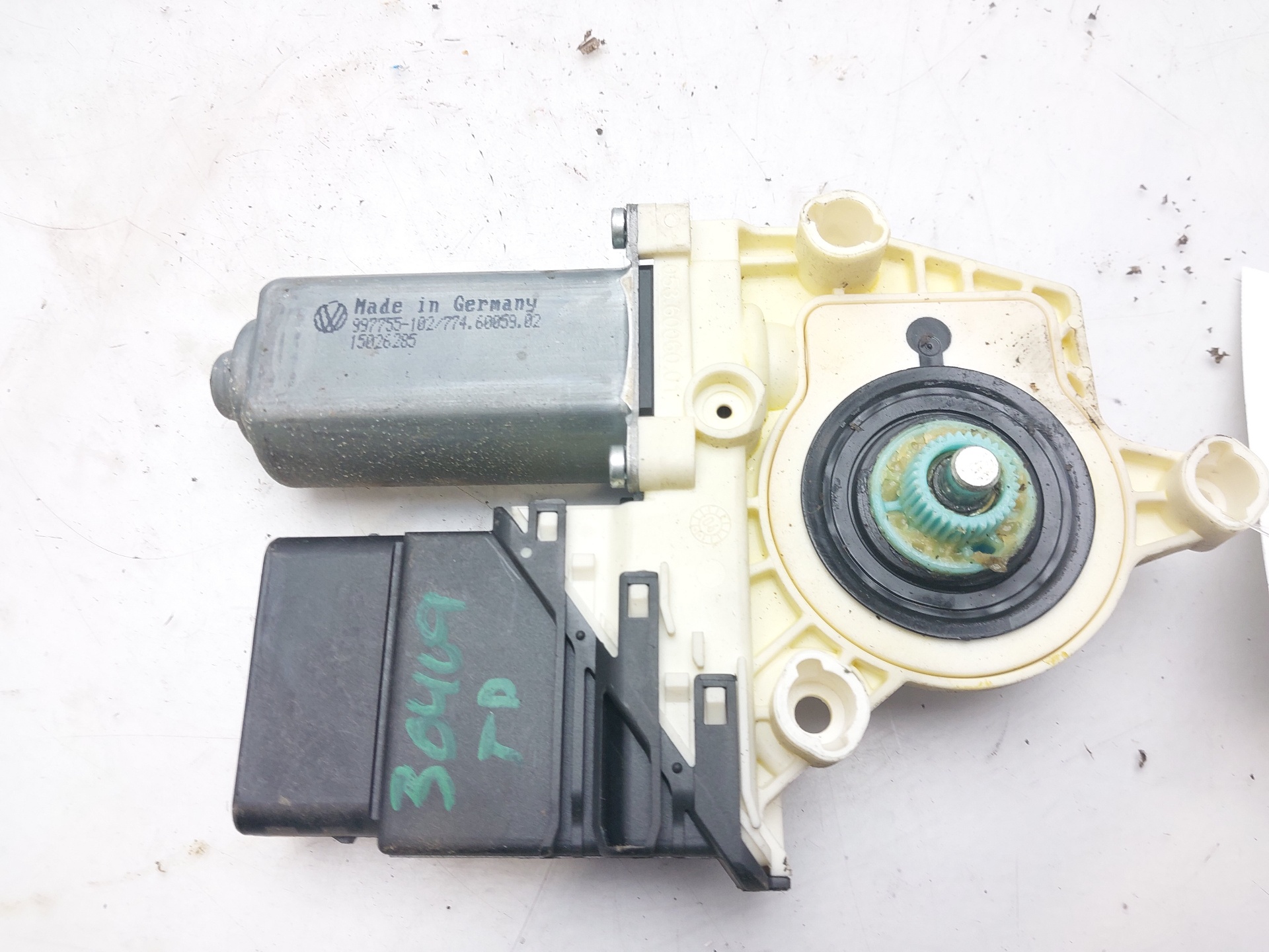 VOLKSWAGEN Passat B6 (2005-2010) Rear Right Door Window Control Motor 1K0959704F 20790346