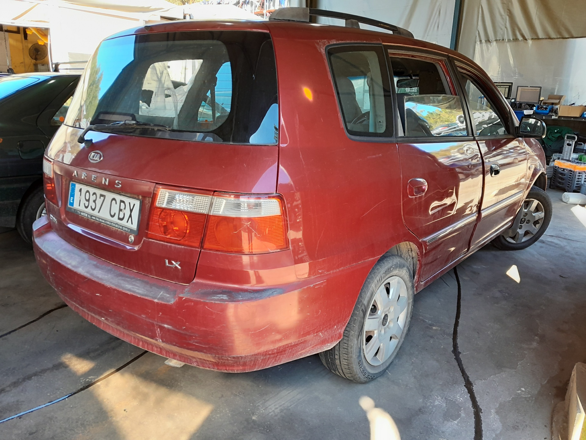 KIA Carens 2 generation (2002-2006) Oglindă ușă stânga față 0K2HB69180 22461970