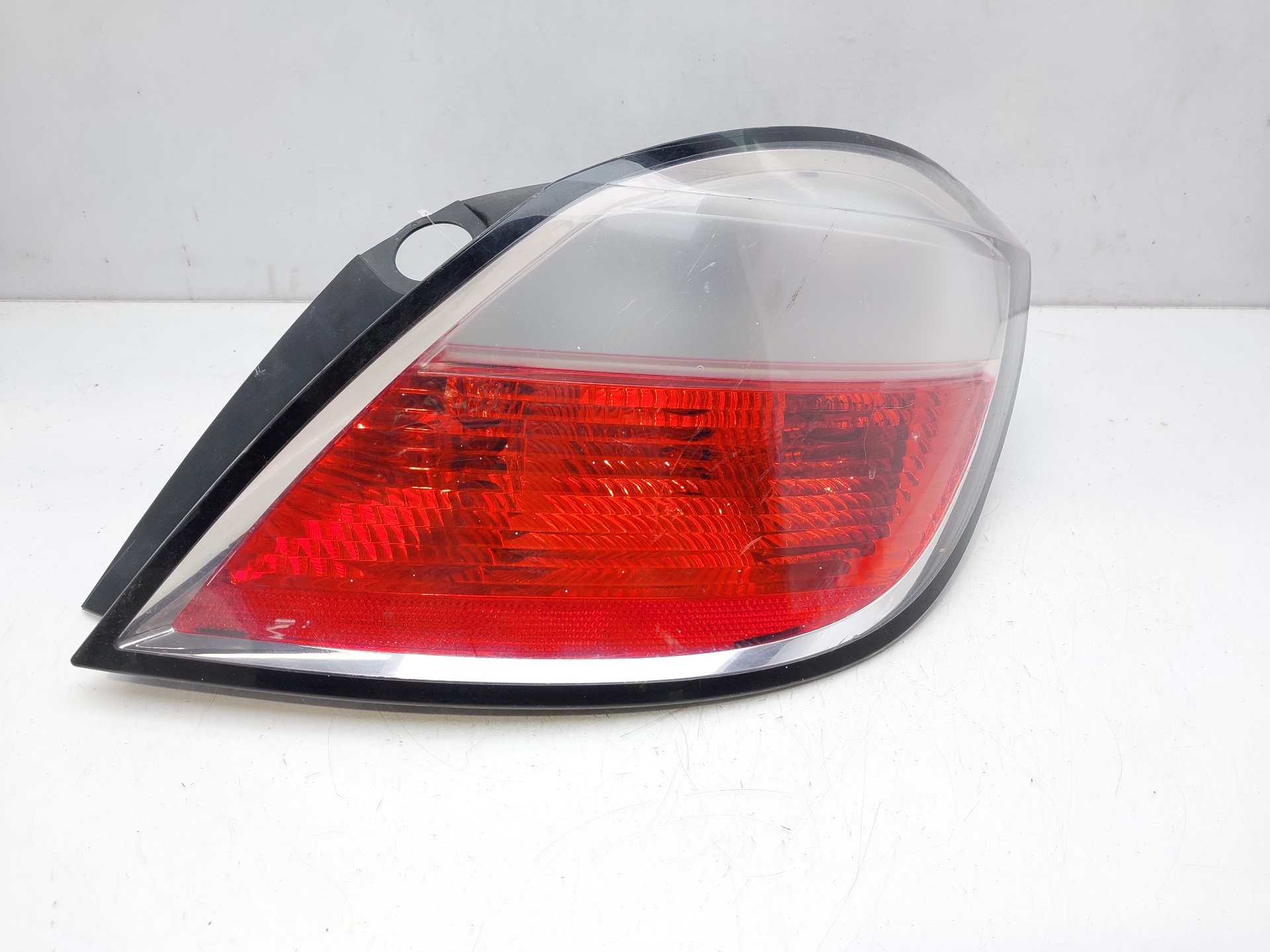 OPEL Astra J (2009-2020) Rear Right Taillight Lamp 24451837 22341929