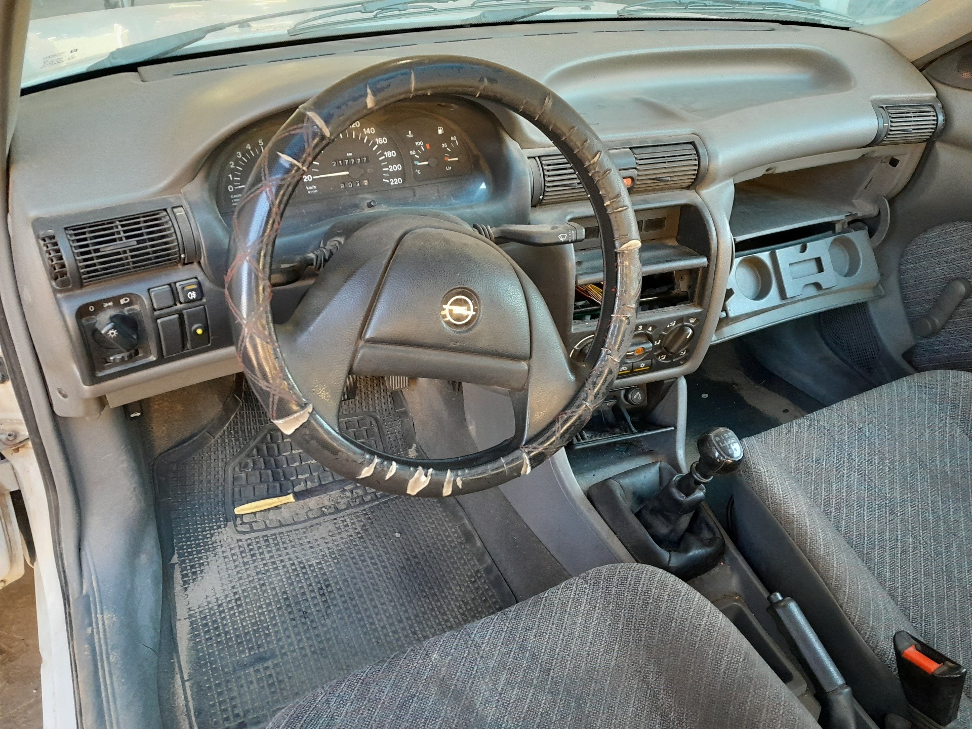 OPEL Astra F (1991-2002) Бампер передний 90442438 22460204