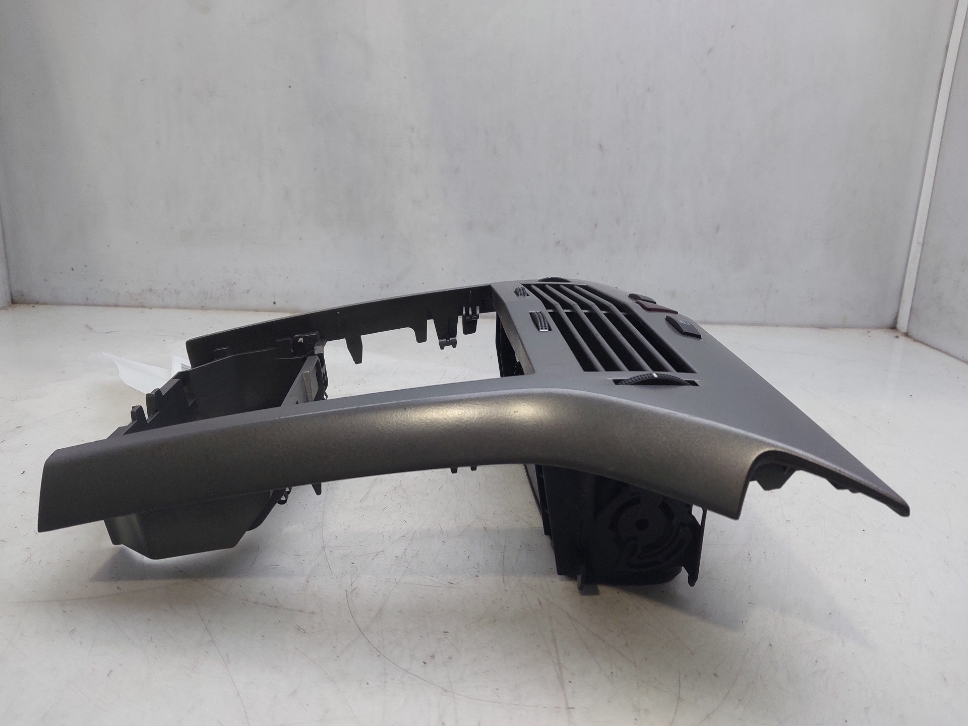 OPEL Astra J (2009-2020) Senterkonsoll 331985437 25008840