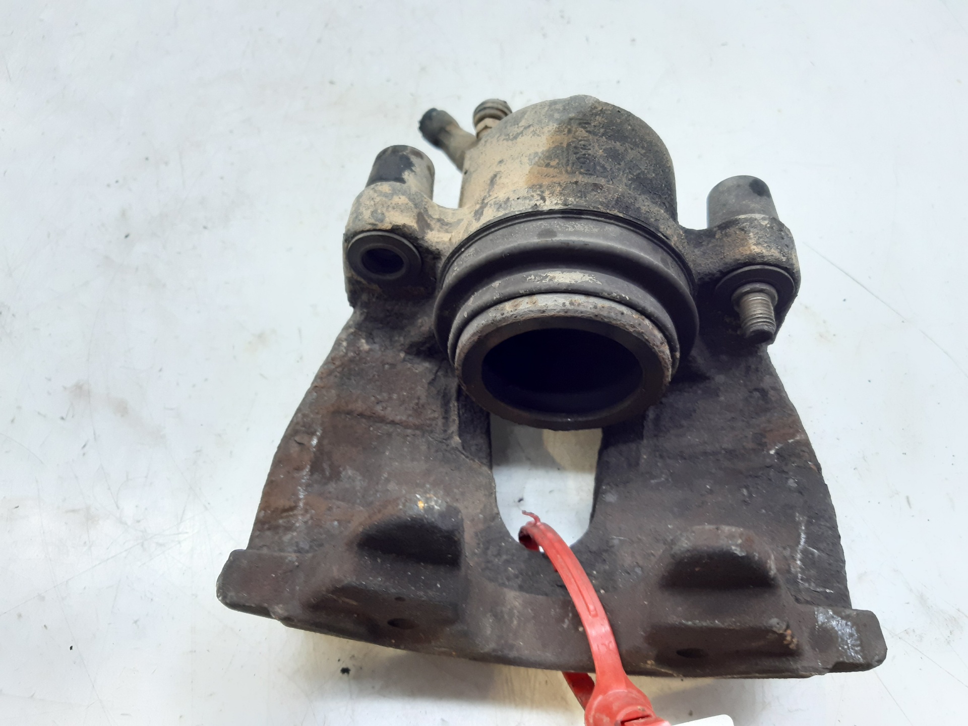 Brake caliper left front D4204T 36000484 de Volvo V50 (545) 2004-2010 136 CV - pieza usada