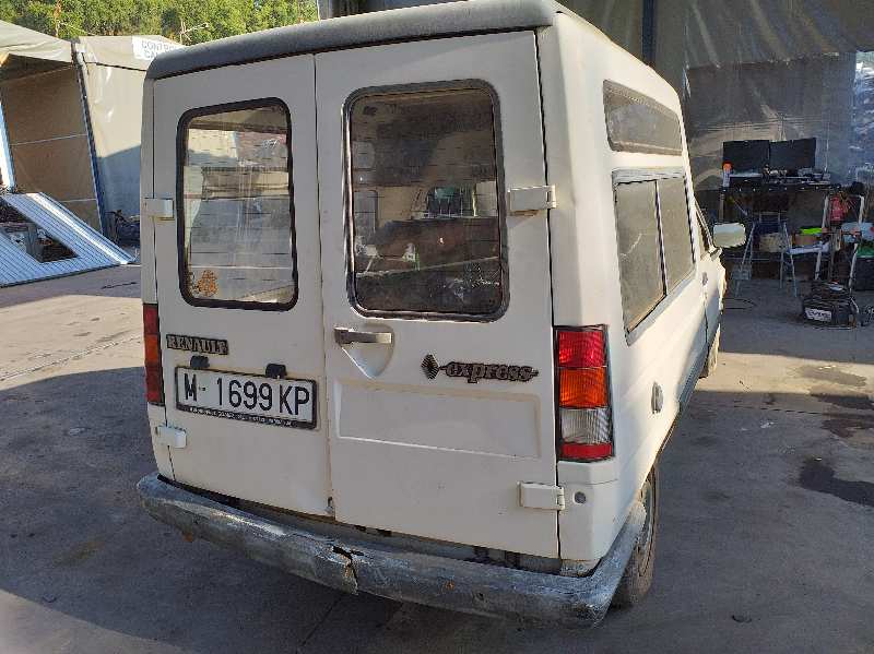 RENAULT Express Повторитель переднего правого крыла 7700811996 20195169