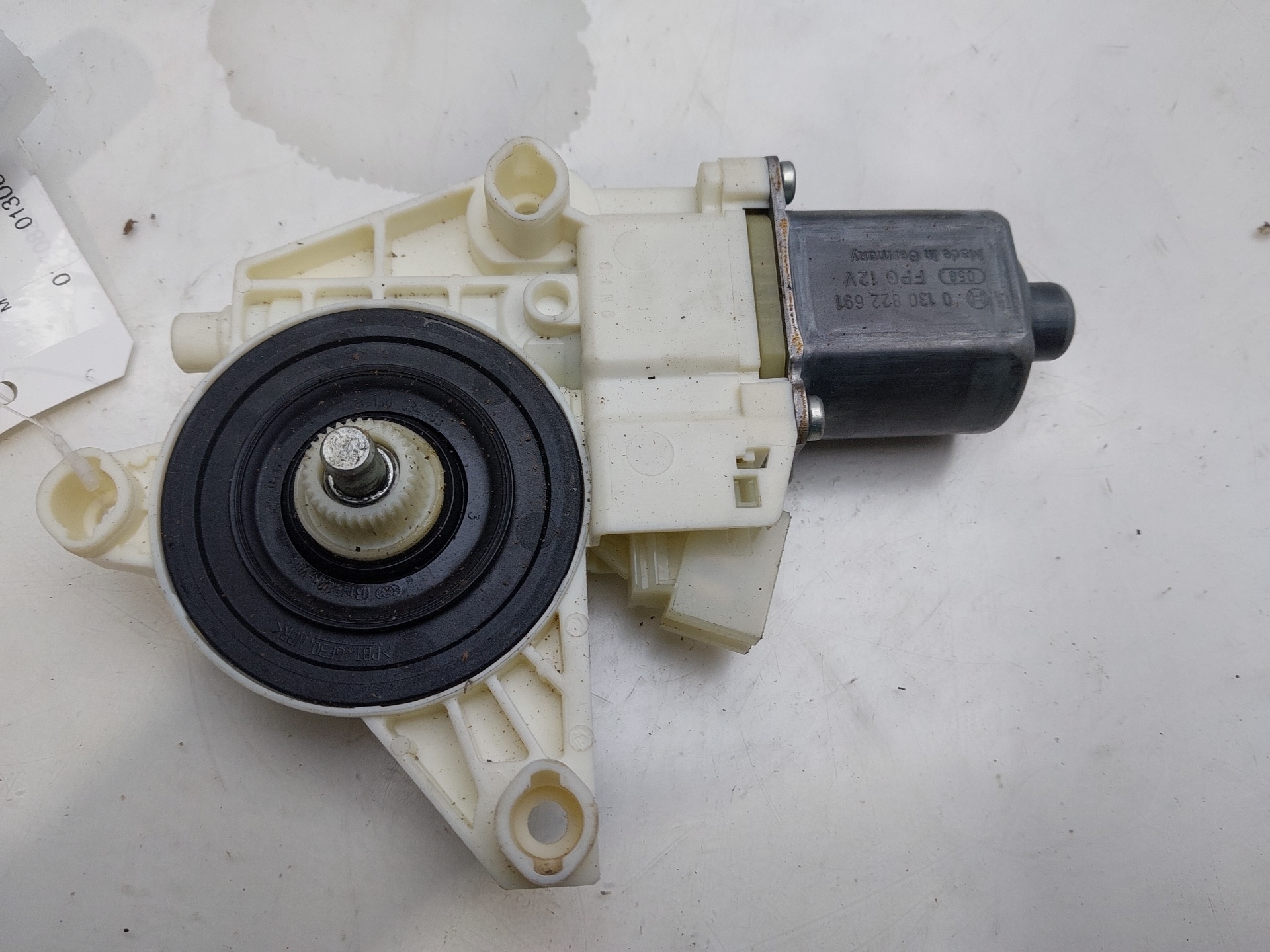 MERCEDES-BENZ A-Class W176 (2012-2018) Front Right Door Window Control Motor 0130822691 22343868