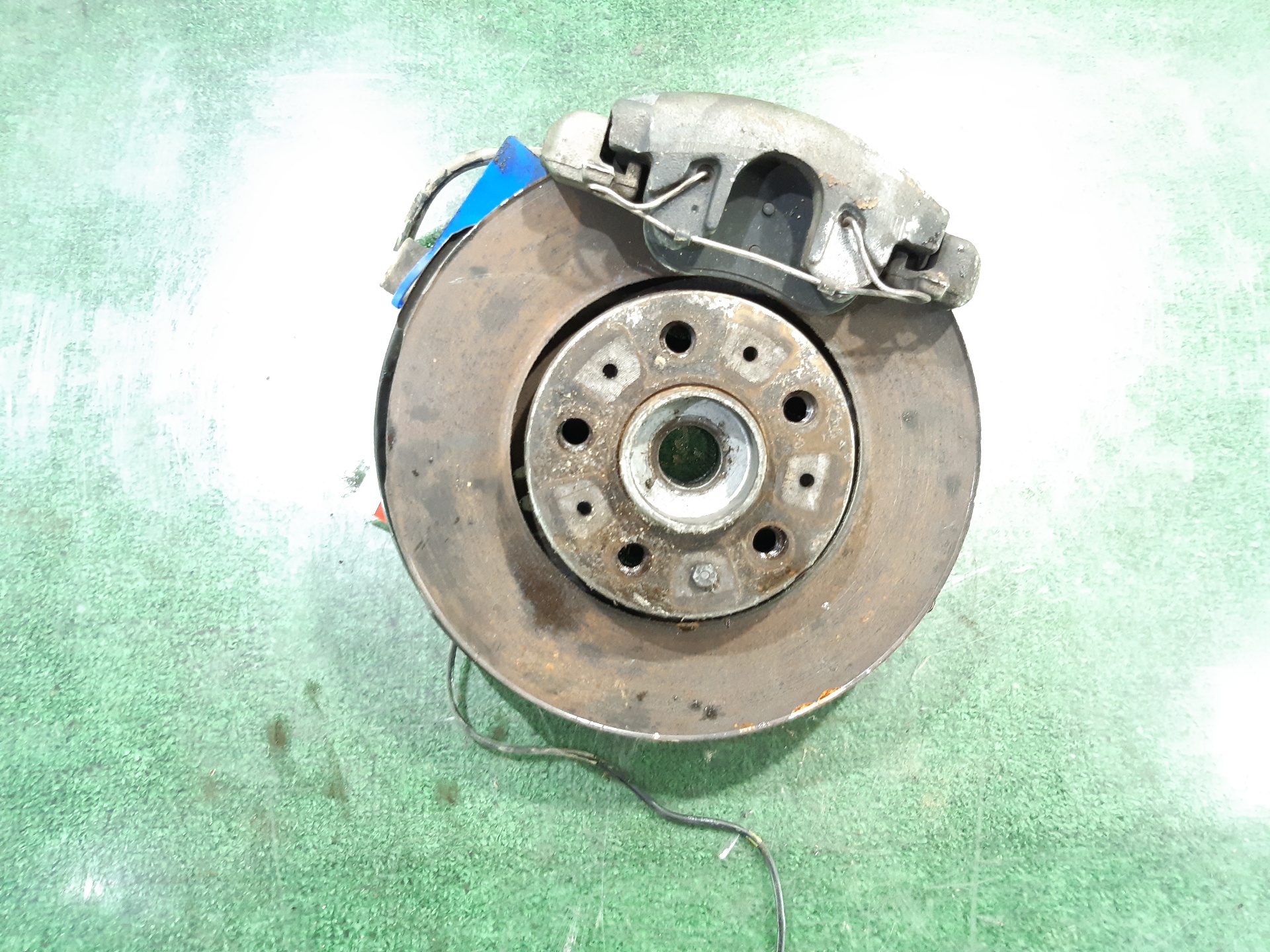 VOLVO S60 1 generation (2000-2009) Front Right Wheel Hub 30760715 22262423