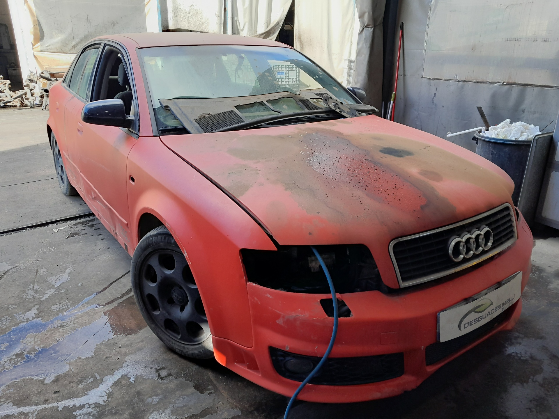 AUDI A4 B6/8E (2000-2005) Левая противотуманка переднего бампера 8E0941699 21131613