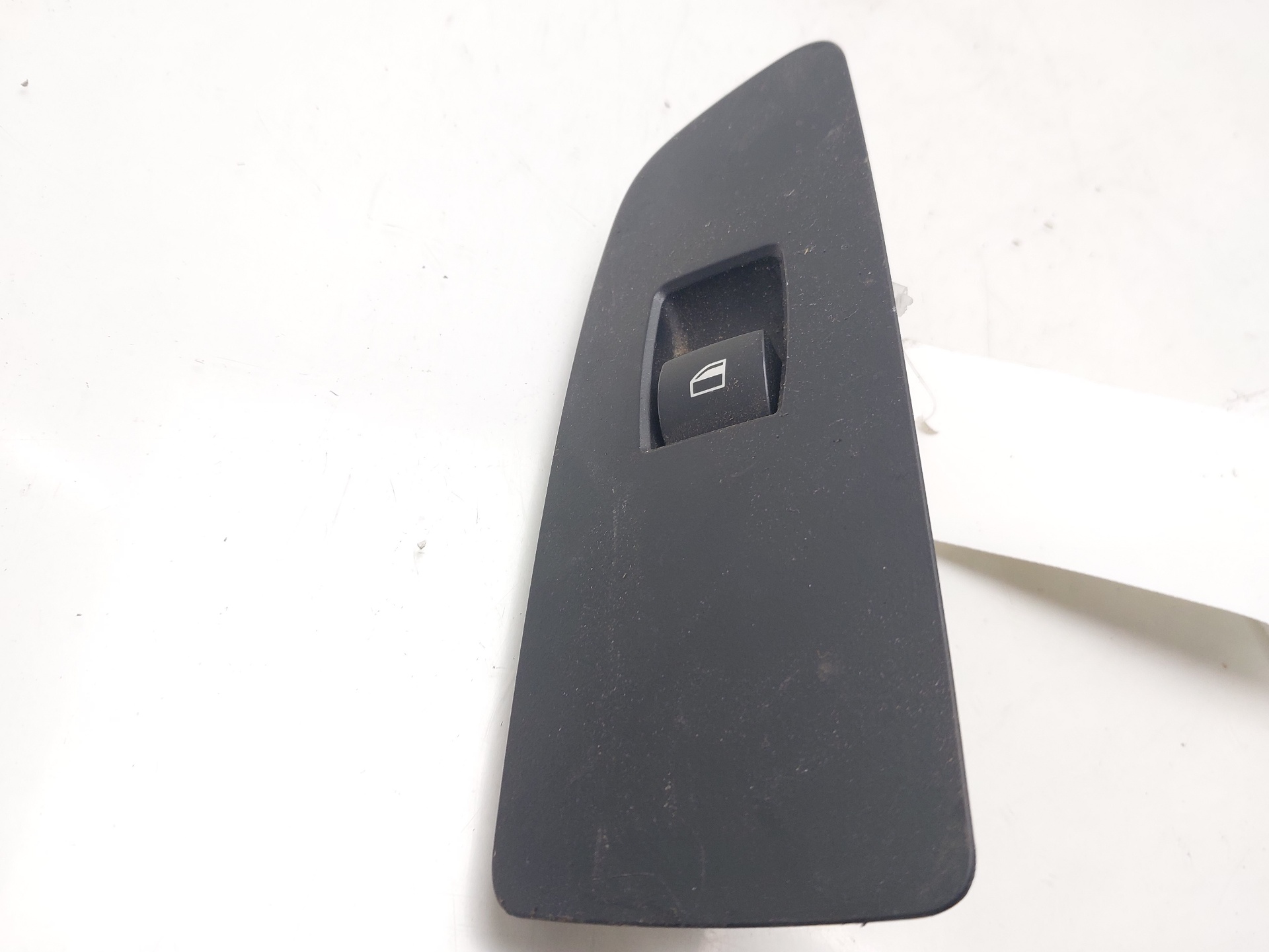 BMW 1 Series E81/E82/E87/E88 (2004-2013) Front Right Door Window Switch 6935534 20952944