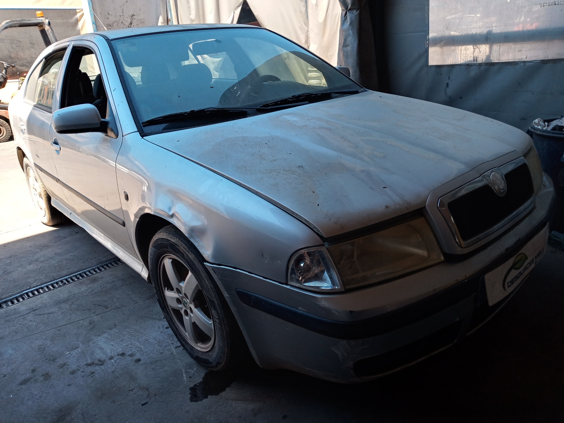 SKODA Octavia 1 generation (1996-2010) Aizmugurējā bagāžnieka slēdzene 1U6827501G 18708454