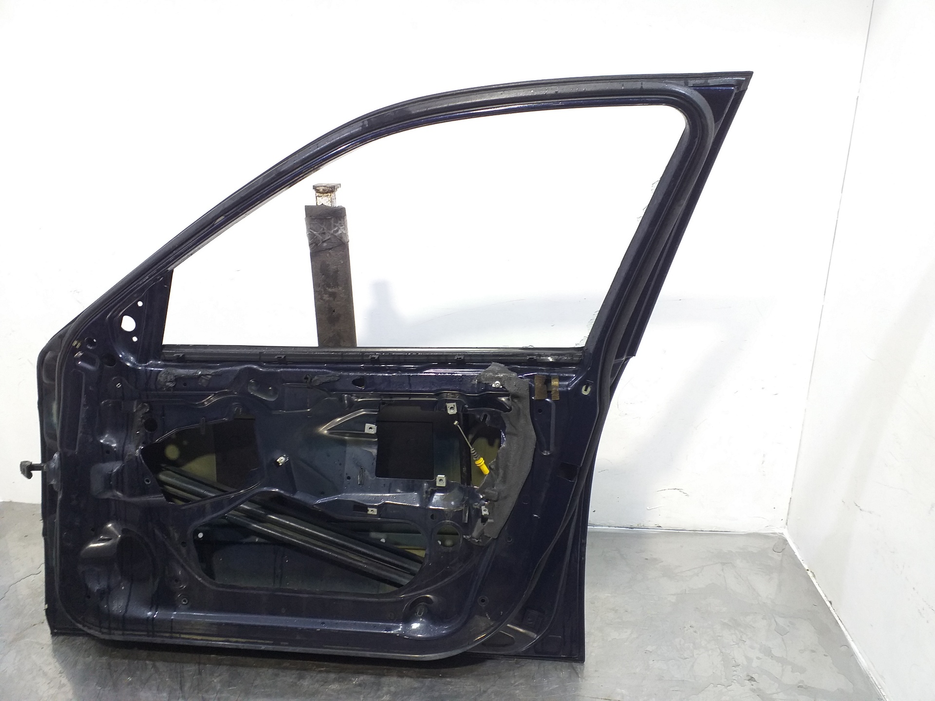 BMW 3 Series E46 (1997-2006) Front Right Door 41517034152 23160698