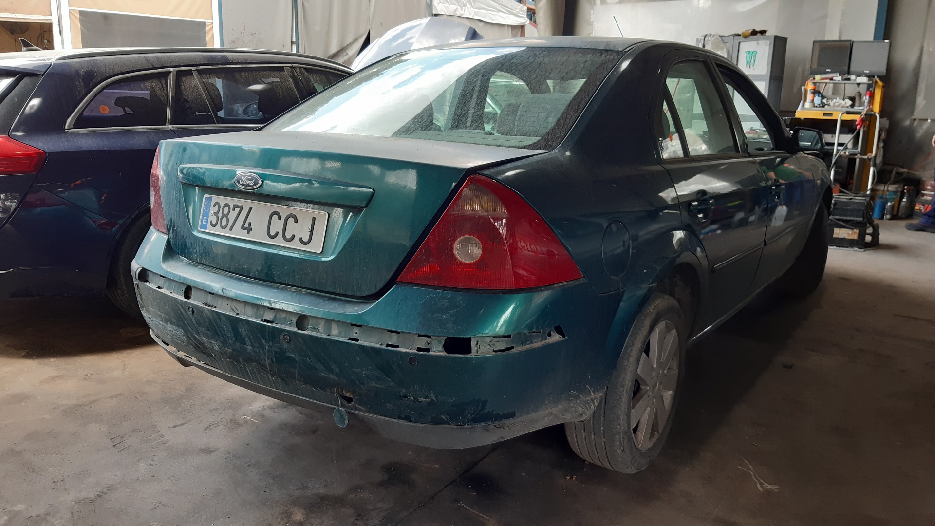 FORD Mondeo 3 generation (2000-2007) Левая противотуманка переднего бампера 1S7115K202AC 18675943