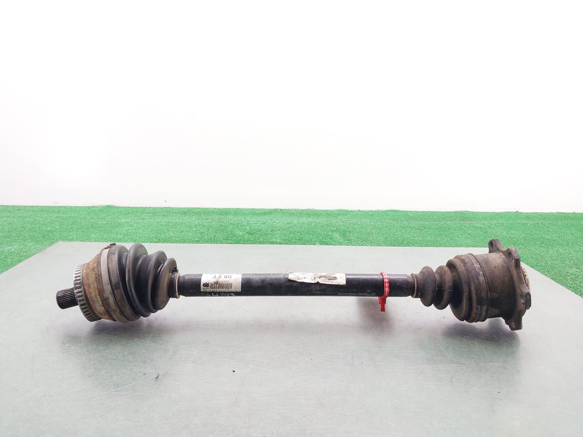 VOLKSWAGEN Passat B5 (1996-2005) Front Left Driveshaft 8D0407272BQ 25403427