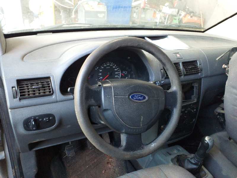 FORD Tourneo Connect 1 generation (2002-2013) Левая противотуманка переднего бампера 2N1115201AB 24883421