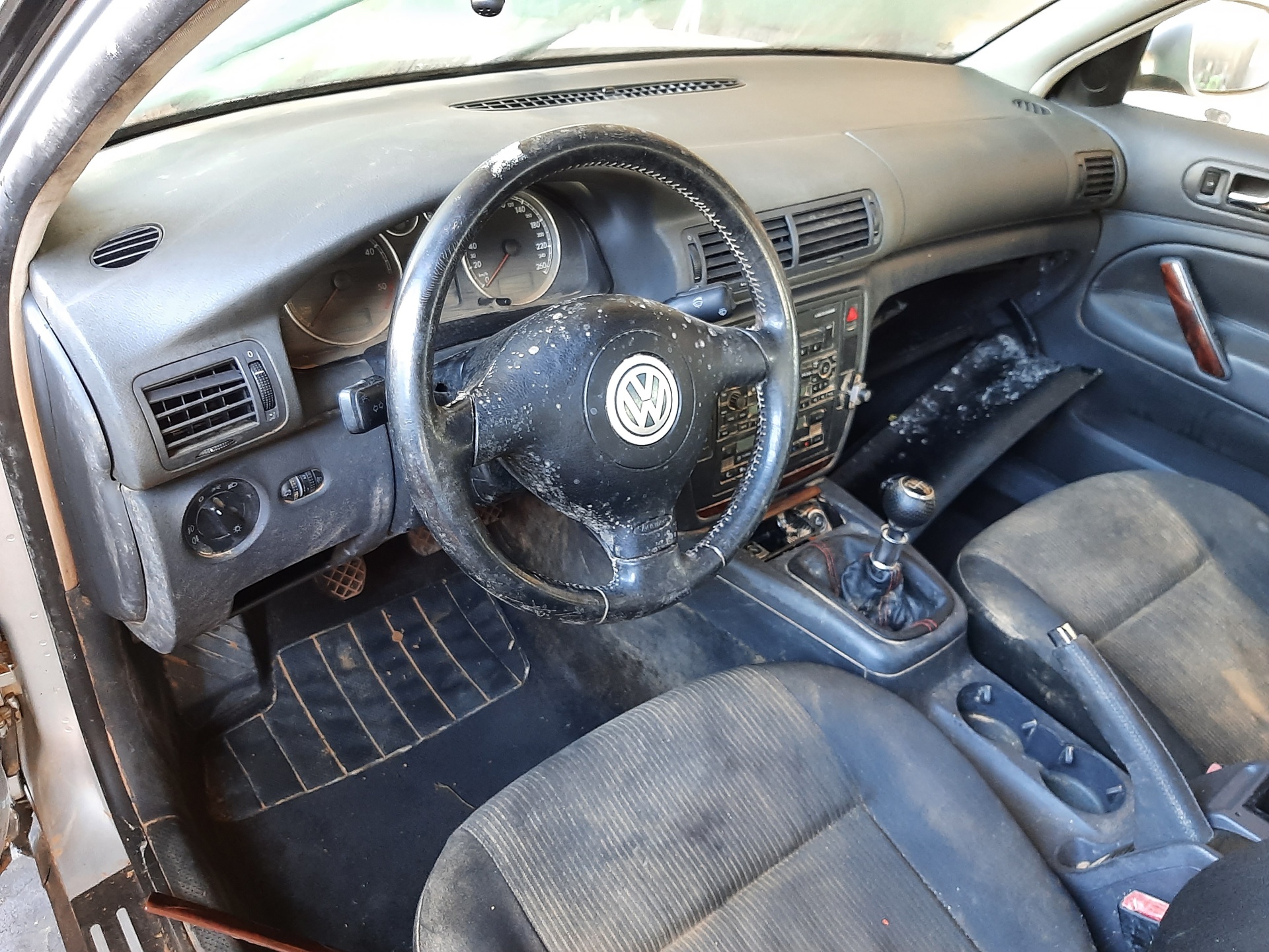 VOLKSWAGEN Passat B5 (1996-2005) Другая деталь 3B0260401 22026568