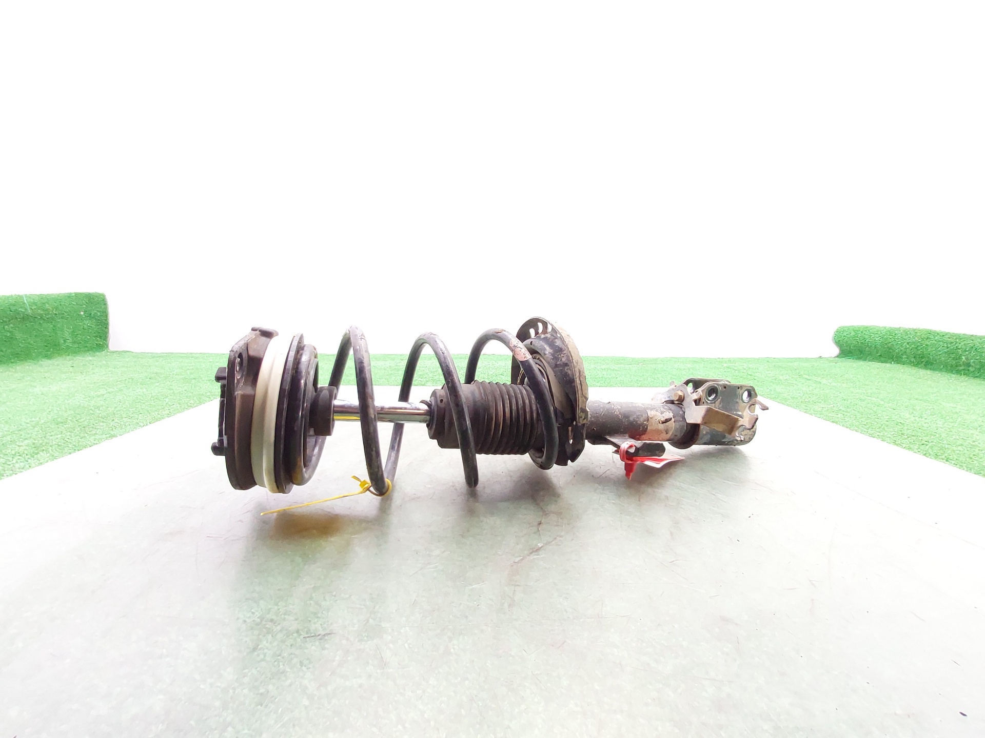 RENAULT Clio 3 generation (2005-2012) Front Right Shock Absorber 8200676026 27326421