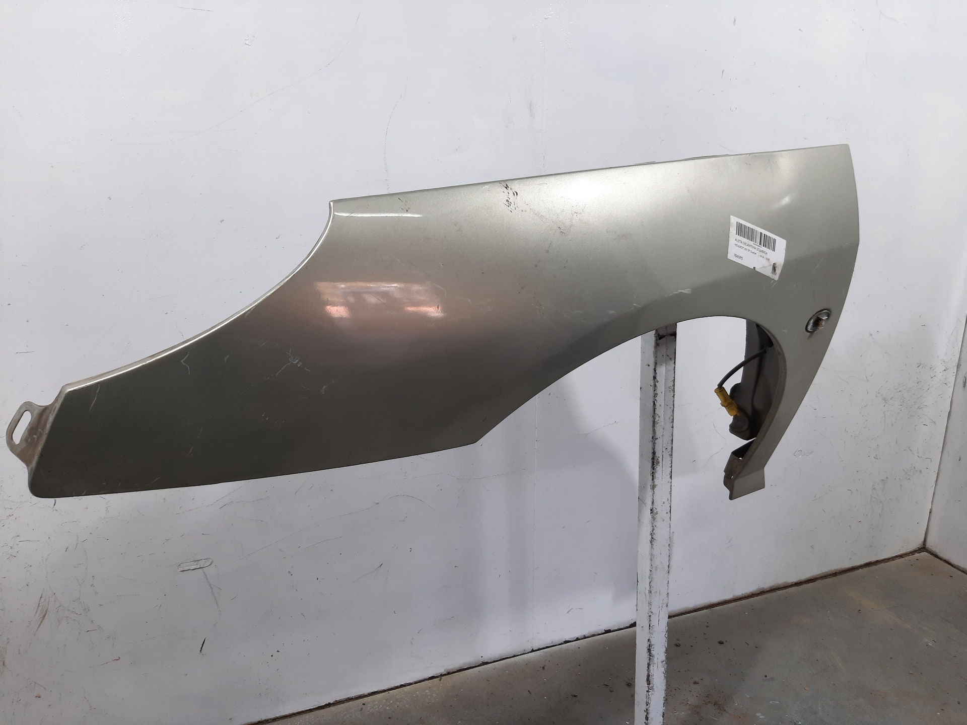 PEUGEOT 407 1 generation (2004-2010) Front Left Fender 7840P0 18776300