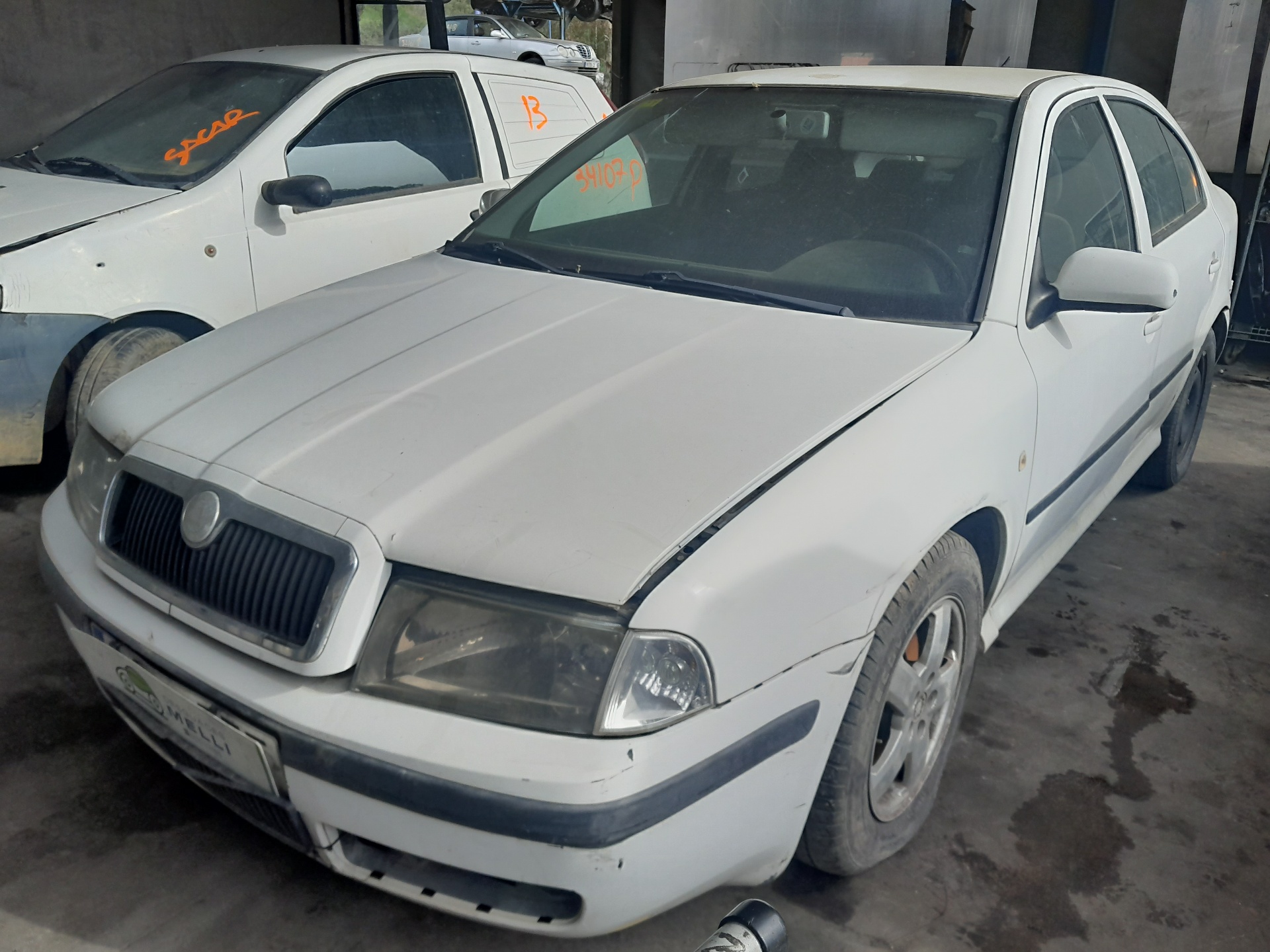 SKODA Octavia 1 generation (1996-2010) Передний левый указатель поворота YU3X13369AB 24260232