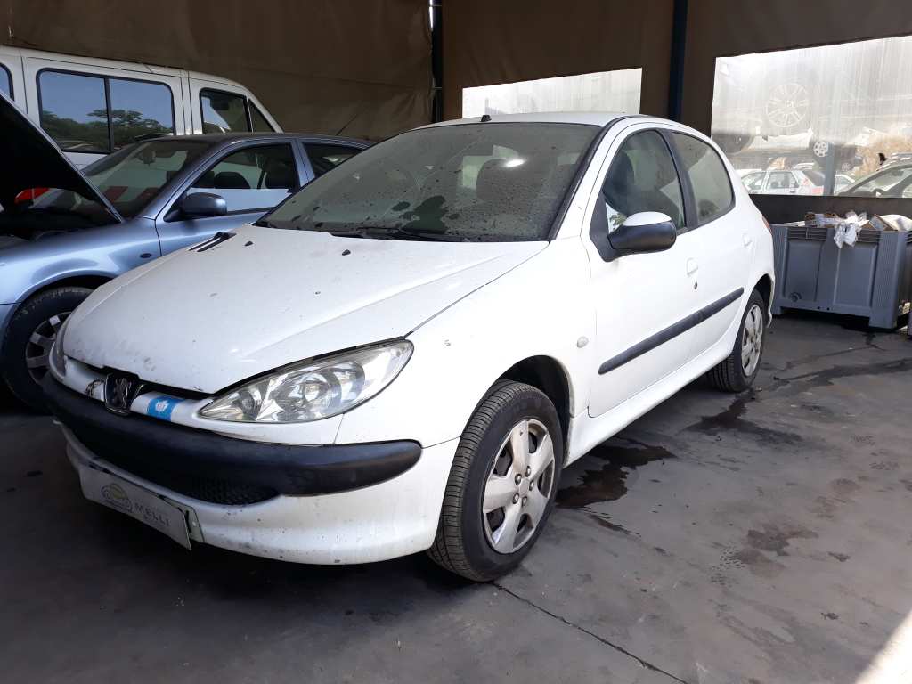 PEUGEOT 206 1 generation (1998-2009) Fram vänster strålkastare 89000521 27134677