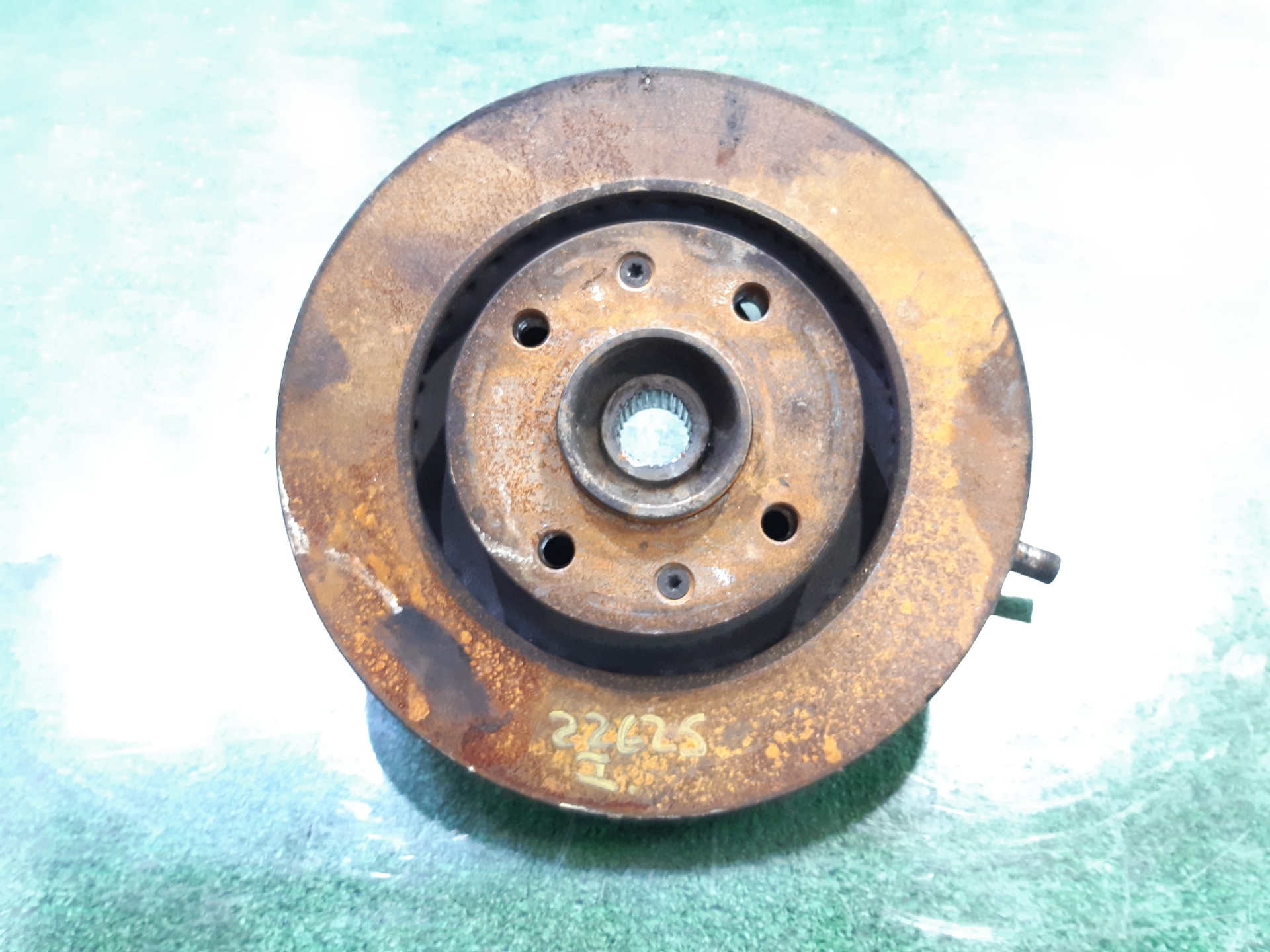 CITROËN C4 1 generation (2004-2011) Front Left Wheel Hub 364696 18636034