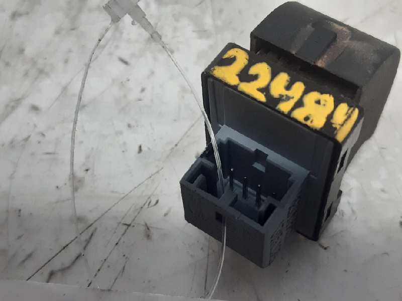 SUZUKI A4 B7/8E (2004-2008) Rear Right Door Window Control Switch 8K0959855AV10 22223576