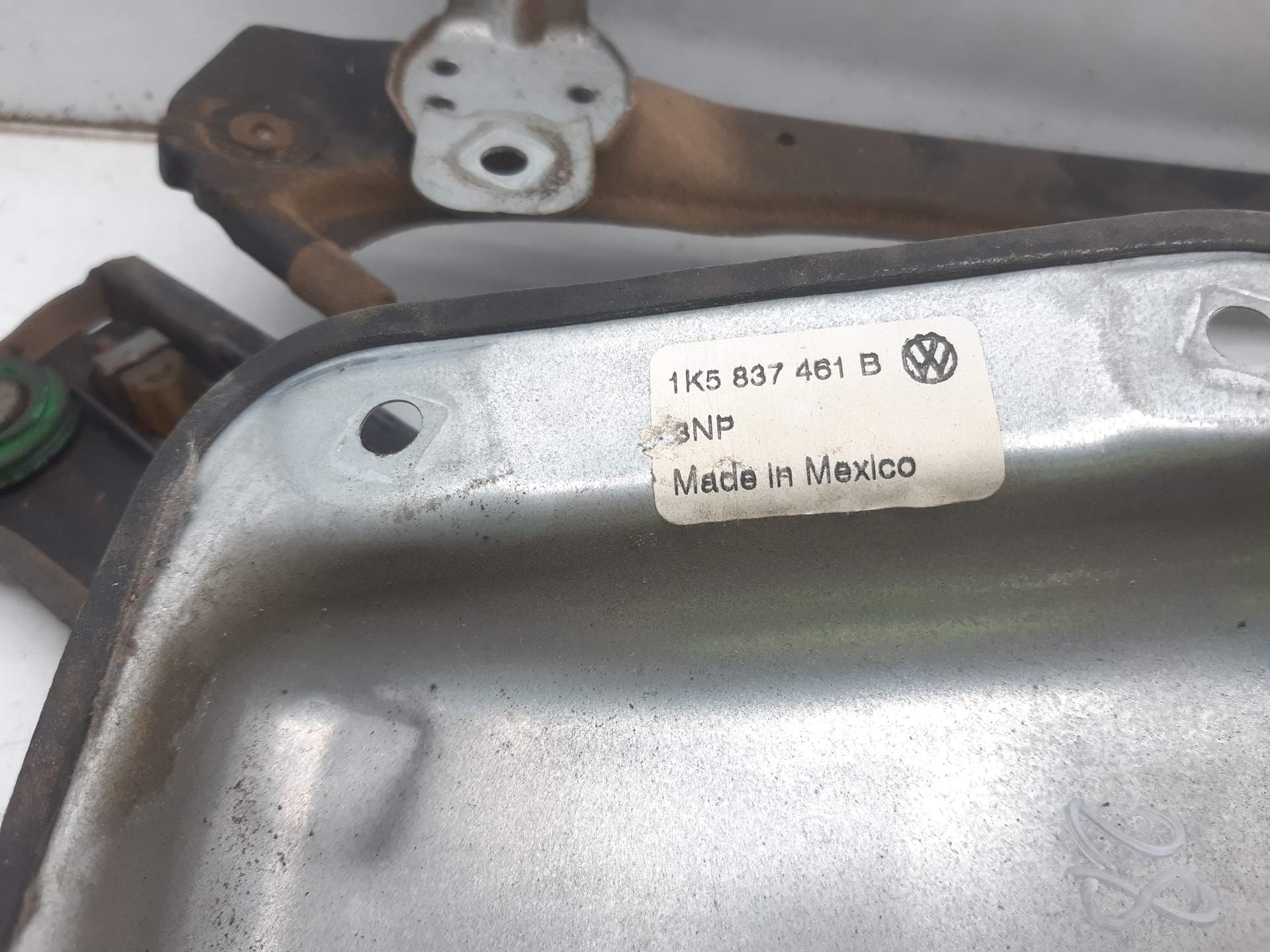 VOLKSWAGEN Jetta 5 generation (2005-2011) Regulator de geam ușă stânga față 1K5837461B 22439778