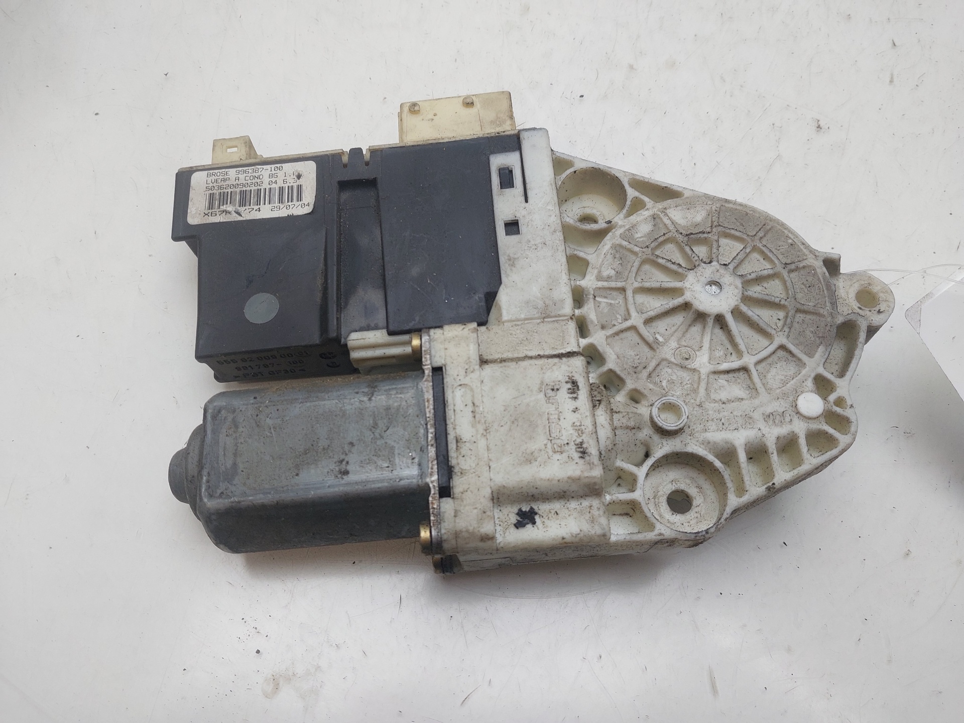 CITROËN C5 1 generation (2001-2008) Front Left Door Window Regulator Motor 996387100 23112870