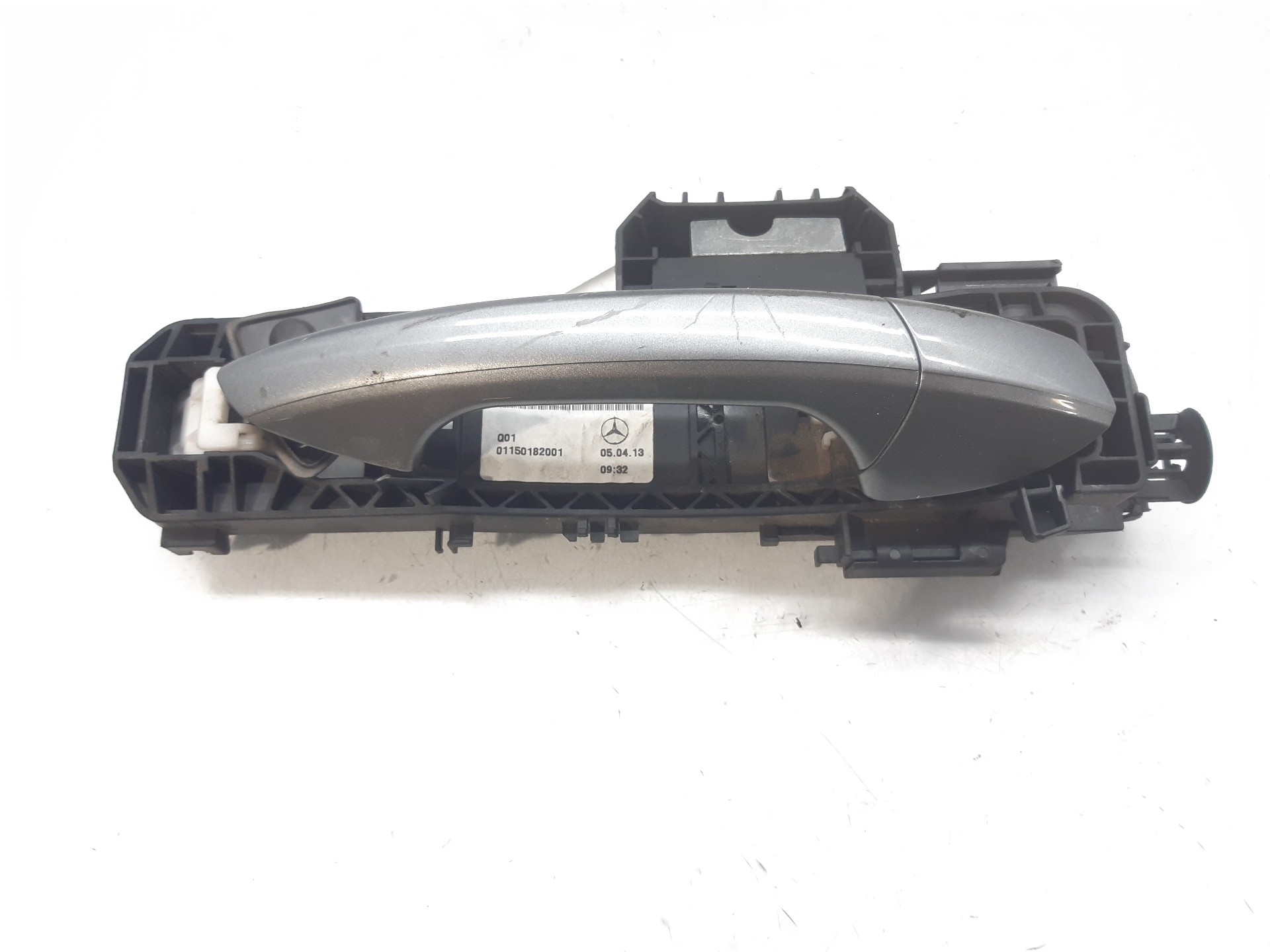 MERCEDES-BENZ A-Class W176 (2012-2018) Наружная ручка передней правой двери A2047601800 18794940