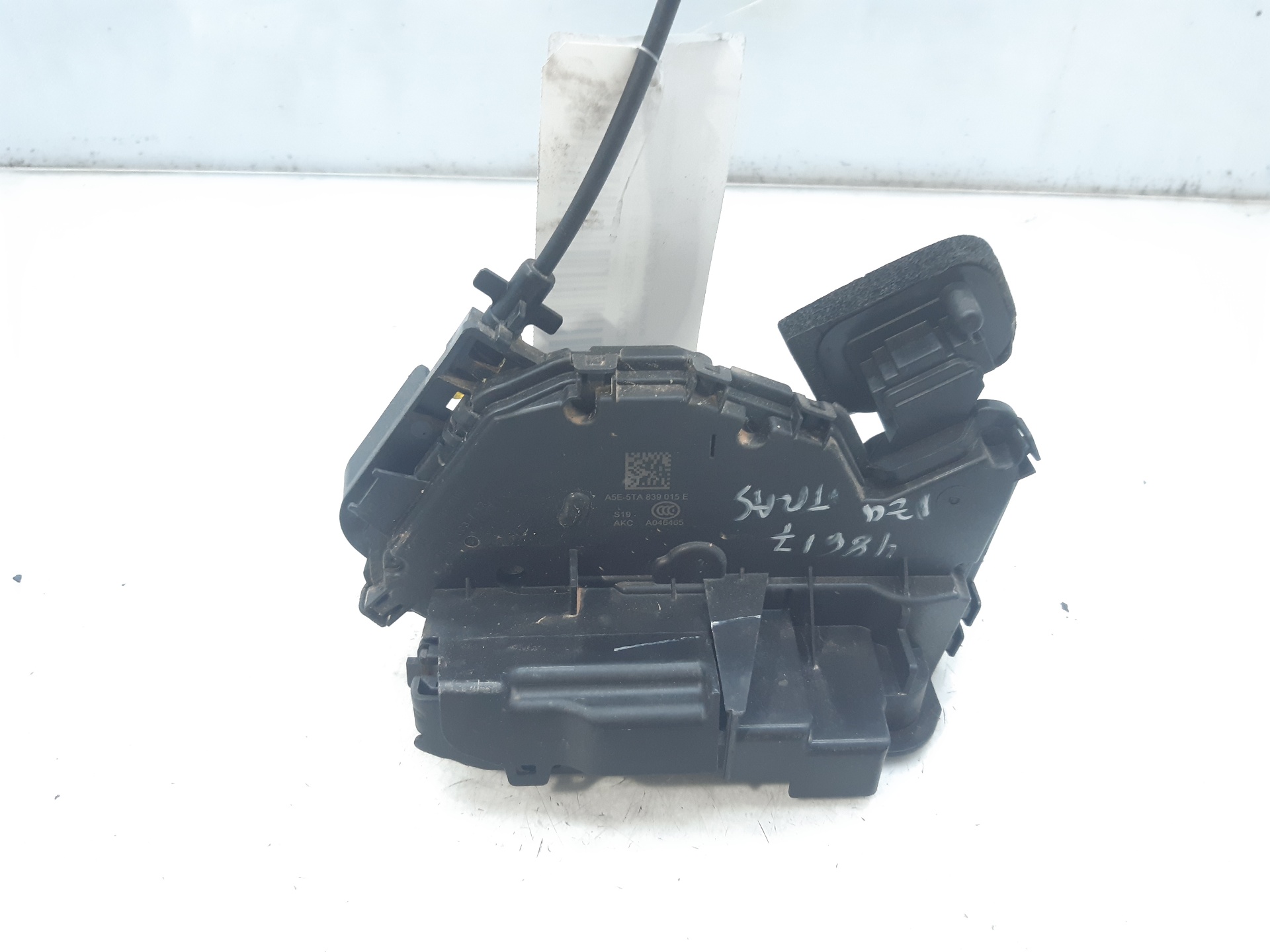 VOLKSWAGEN Golf 7 generation (2012-2024) Rear Left Door Lock 5TA839015E 22440338