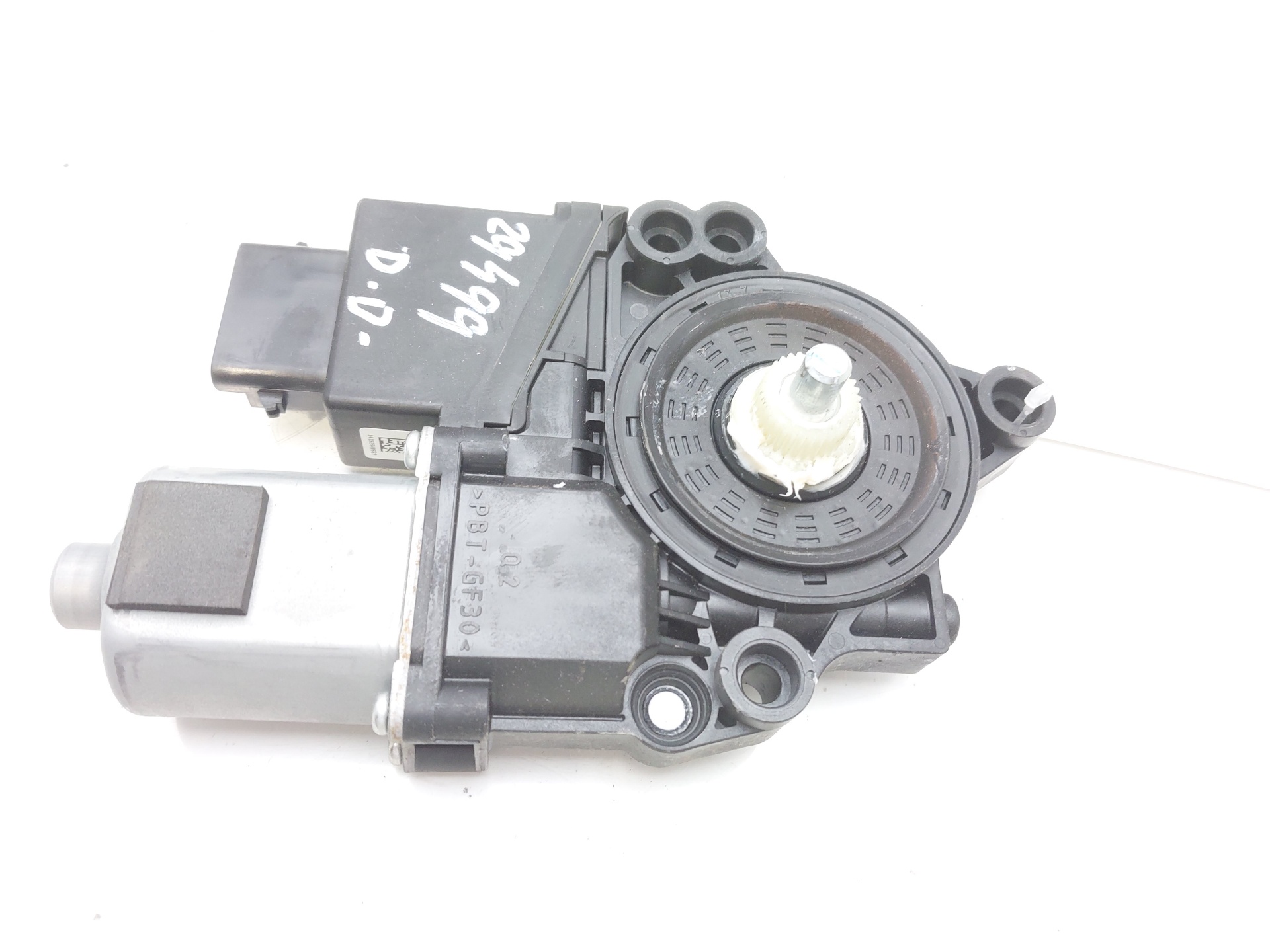 KIA Cee'd 2 generation (2012-2018) Front Right Door Window Control Motor 82460A2010 20153234