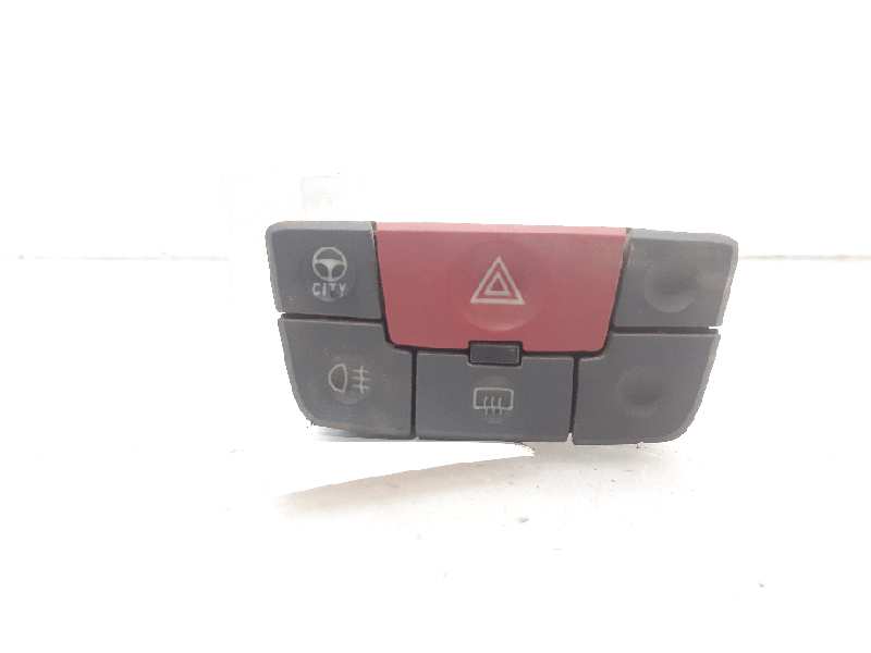 FIAT Panda 2 generation (2003-2011) Bouton de danger 735357113 18610790