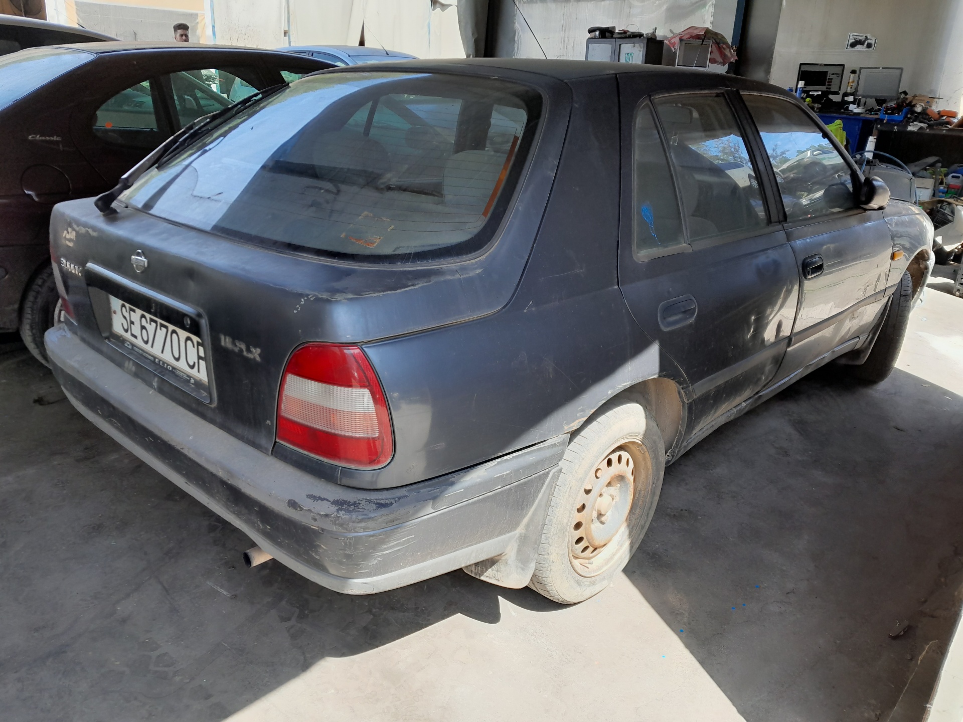 NISSAN Sunny N14 (1991-1995) Oikean etulokasuojan suuntavilkku 183176 24123040