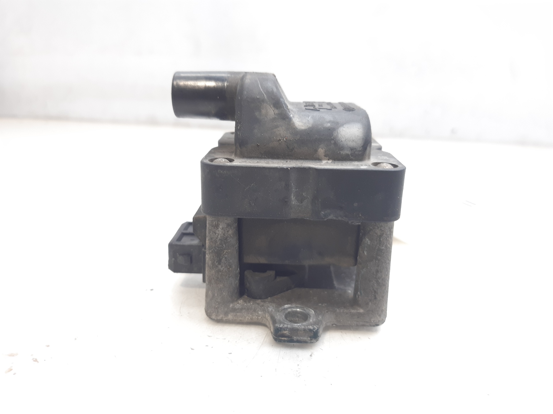 SEAT Ibiza 2 generation (1993-2002) High Voltage Ignition Coil 6N0905104 24150024