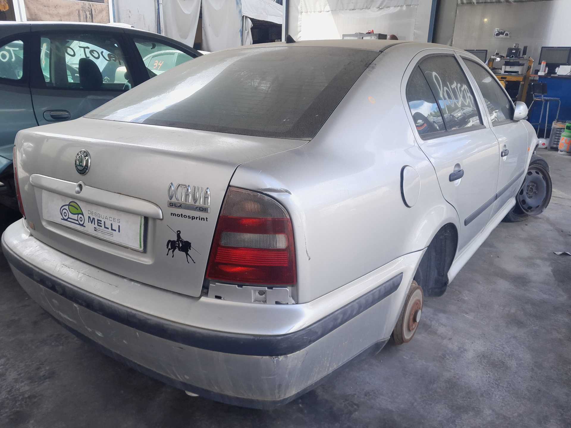 CHRYSLER Octavia 1 generation (1996-2010) Бампер передний 1U0807221B 25268984