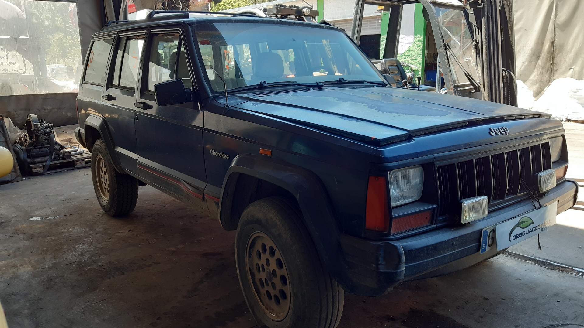 JEEP Cherokee 2 generation (XJ)  (1997-2001) Повторитель переднего правого крыла 8956000098 24957888