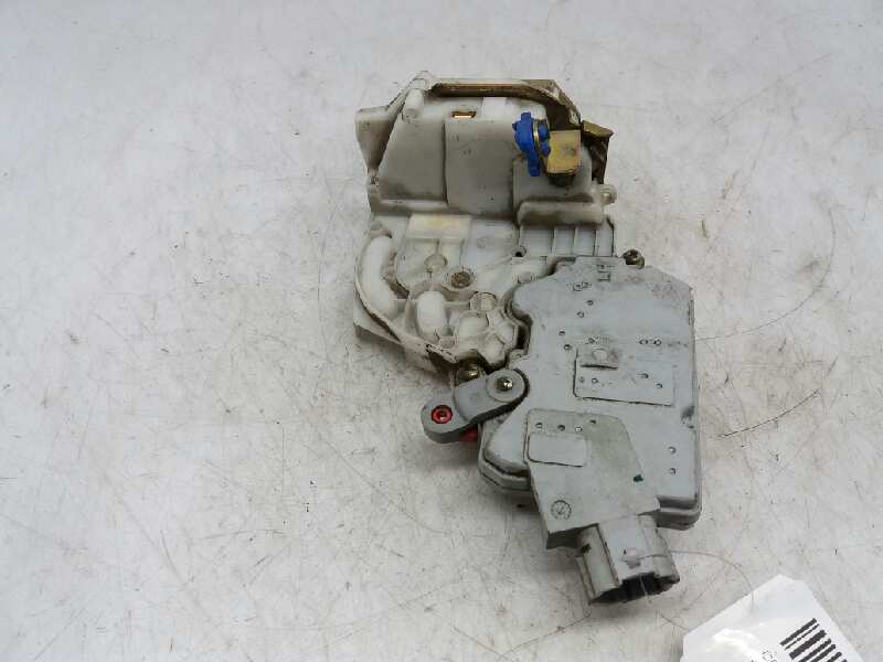 NISSAN Primera P11 (1996-2002) Vasemman takaoven lukko 825039F511 20181340