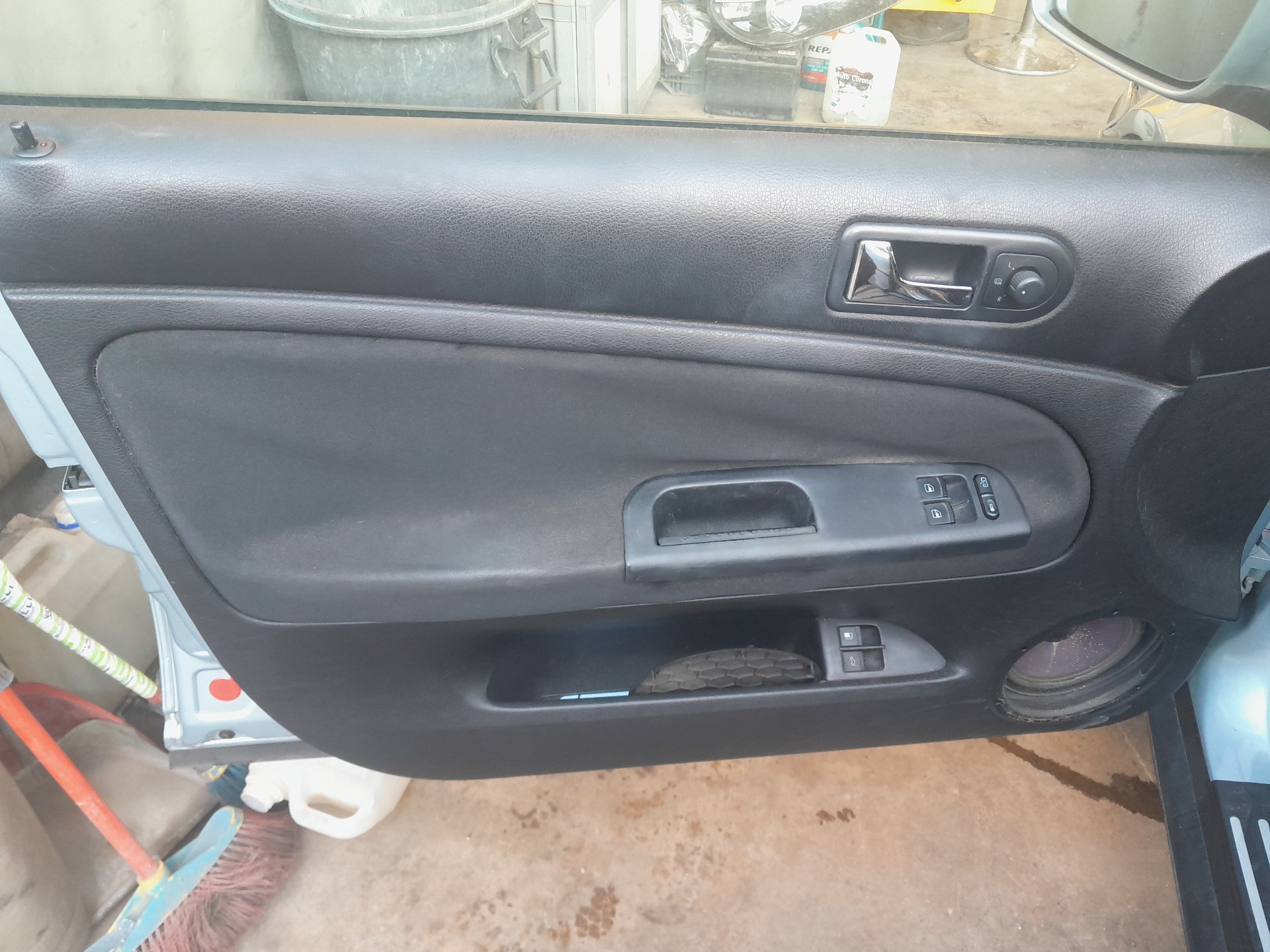 VOLKSWAGEN Passat B5 (1996-2005) Rear Left Door 3B5833051AB 23693985