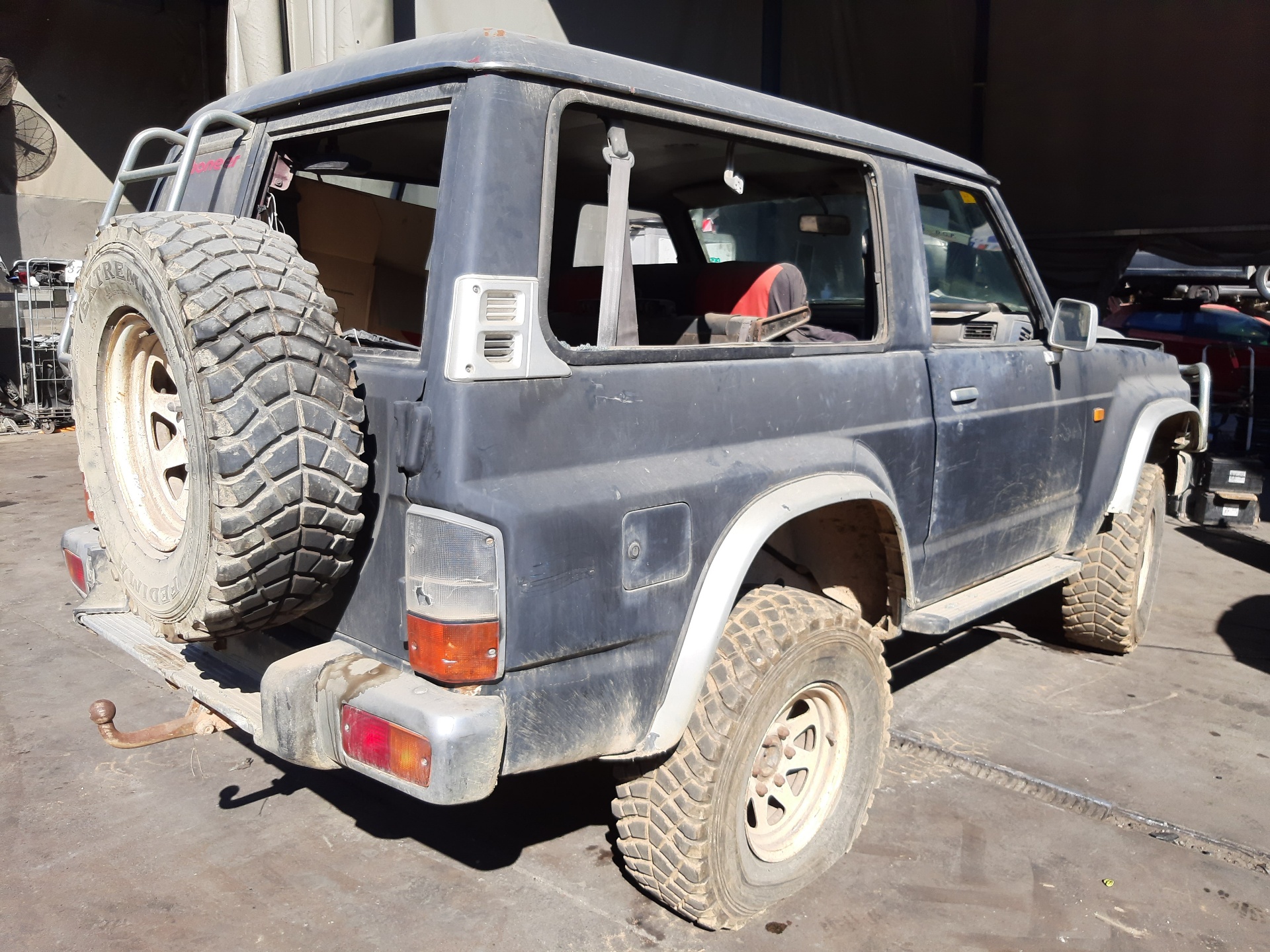 NISSAN Patrol Y60 (1987-1998) Kitos kėbulo dalys 4851001J10 22463966