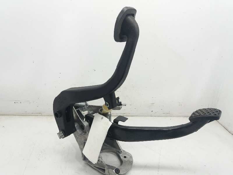 BMW 1 Series F20/F21 (2011-2020) Педаль сцепления 35006878300 20185554