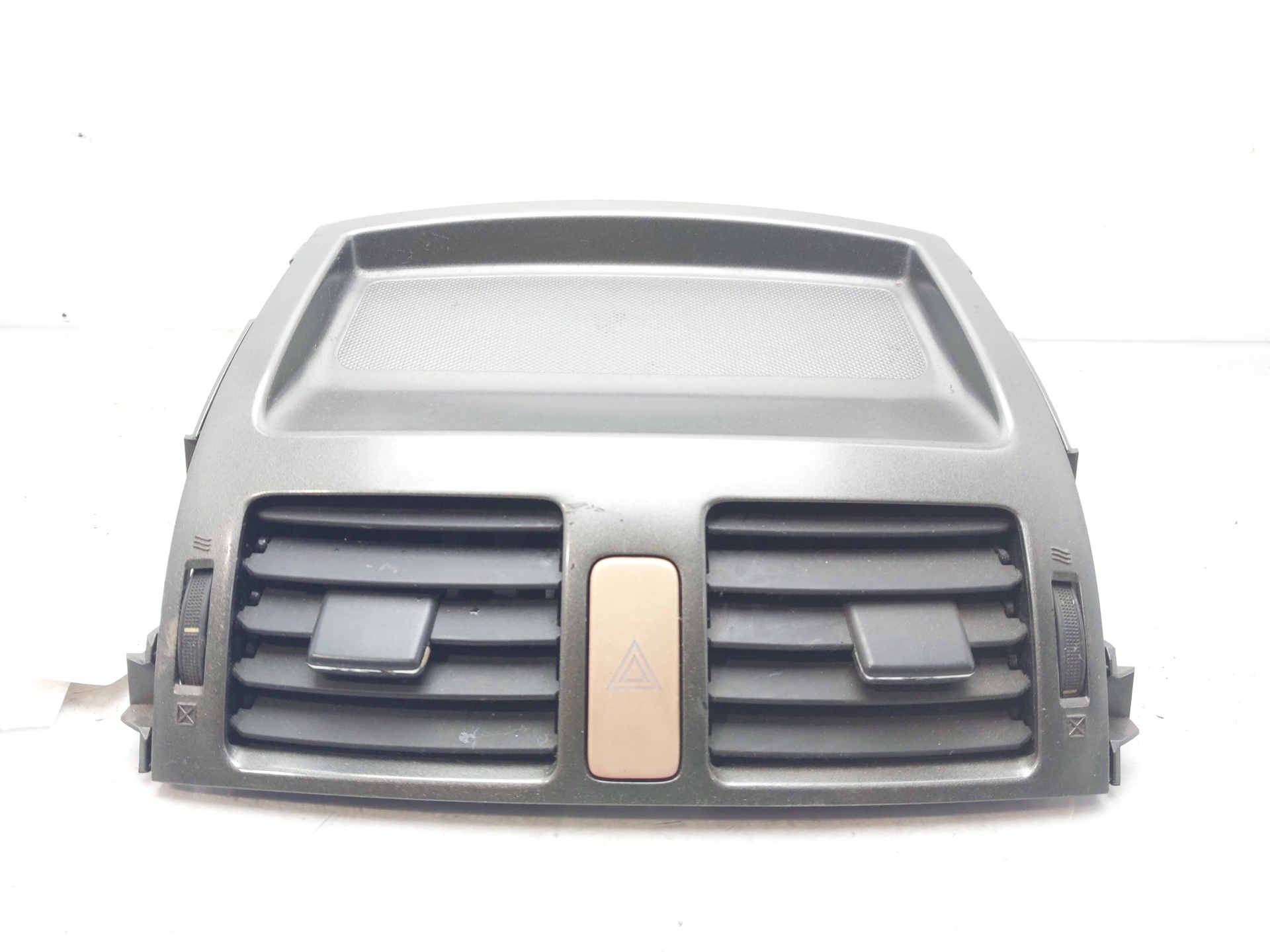 Rejilla aireadora 4ZZ 5567002130 de Toyota Auris (_e15_) 2007-2012 97 CV con 186456 km